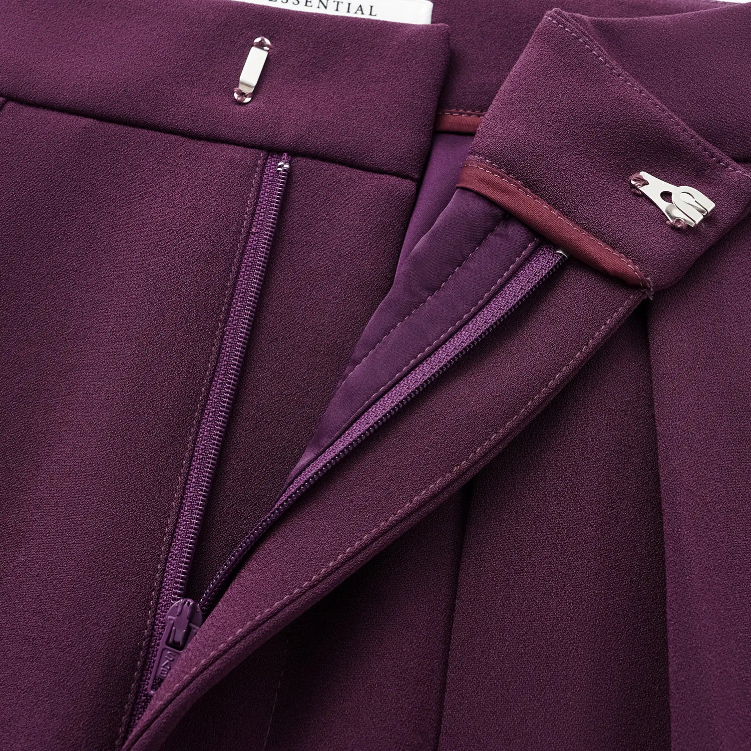 “Speak Sleek.” 抗皺肌理醋酸特殊剪裁闊腿長褲—葡萄紫