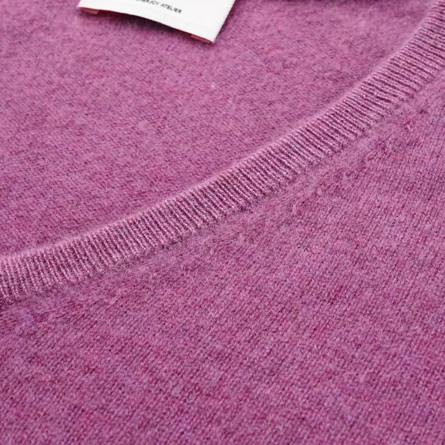 “Cash-In Collection 財“ 100% Baby Cashmere 五分袖V領上衣（Yarn by Loro Piana）— 胭脂紫