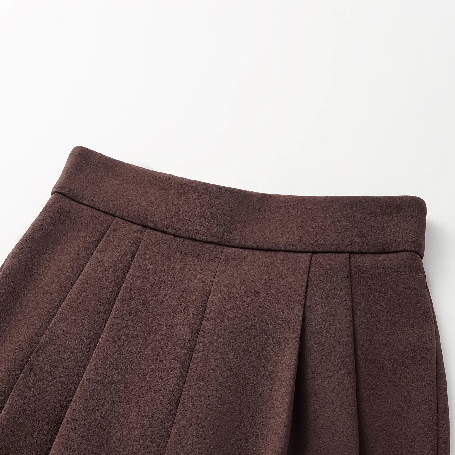 ”The Atelier.” 抗皺肌理醋酸高級訂製軟馬甲工藝高腰九分褲—麂皮棕