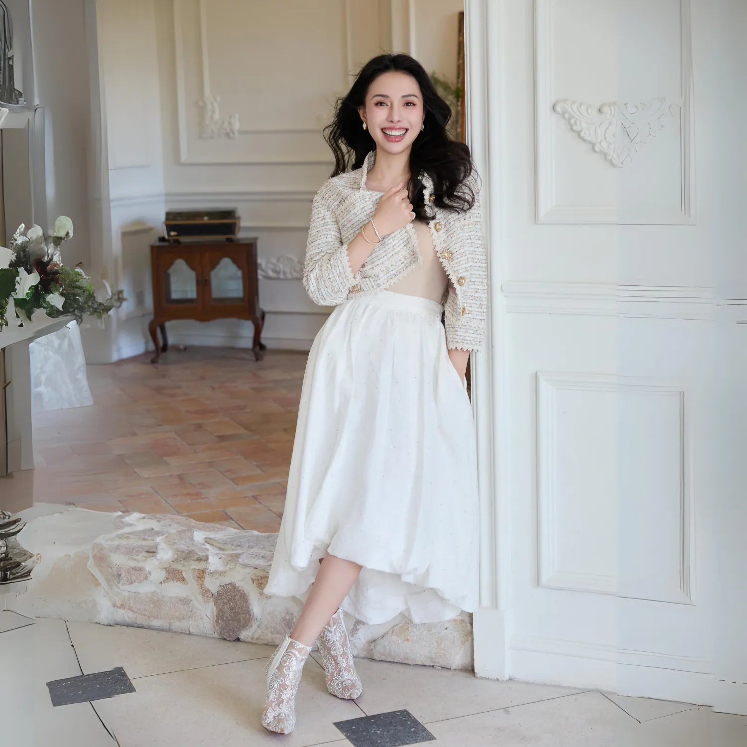 "Chelsea Citywalk" Lace-trimmed Tweed Short Jacket - Crème Brûlée 