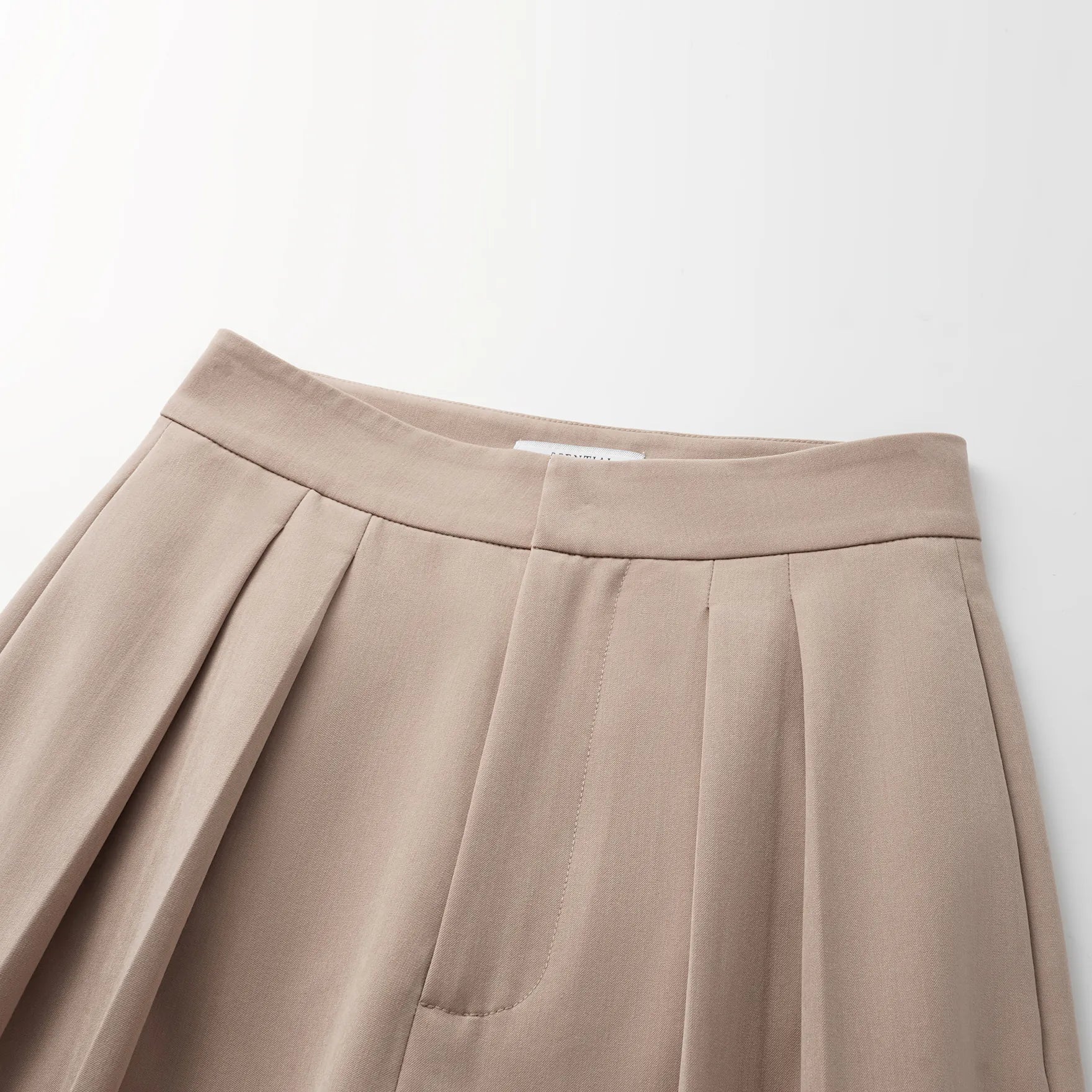 "Speak Sleek." 義大利肌理面料立體剪裁闊腿褲—Taupe