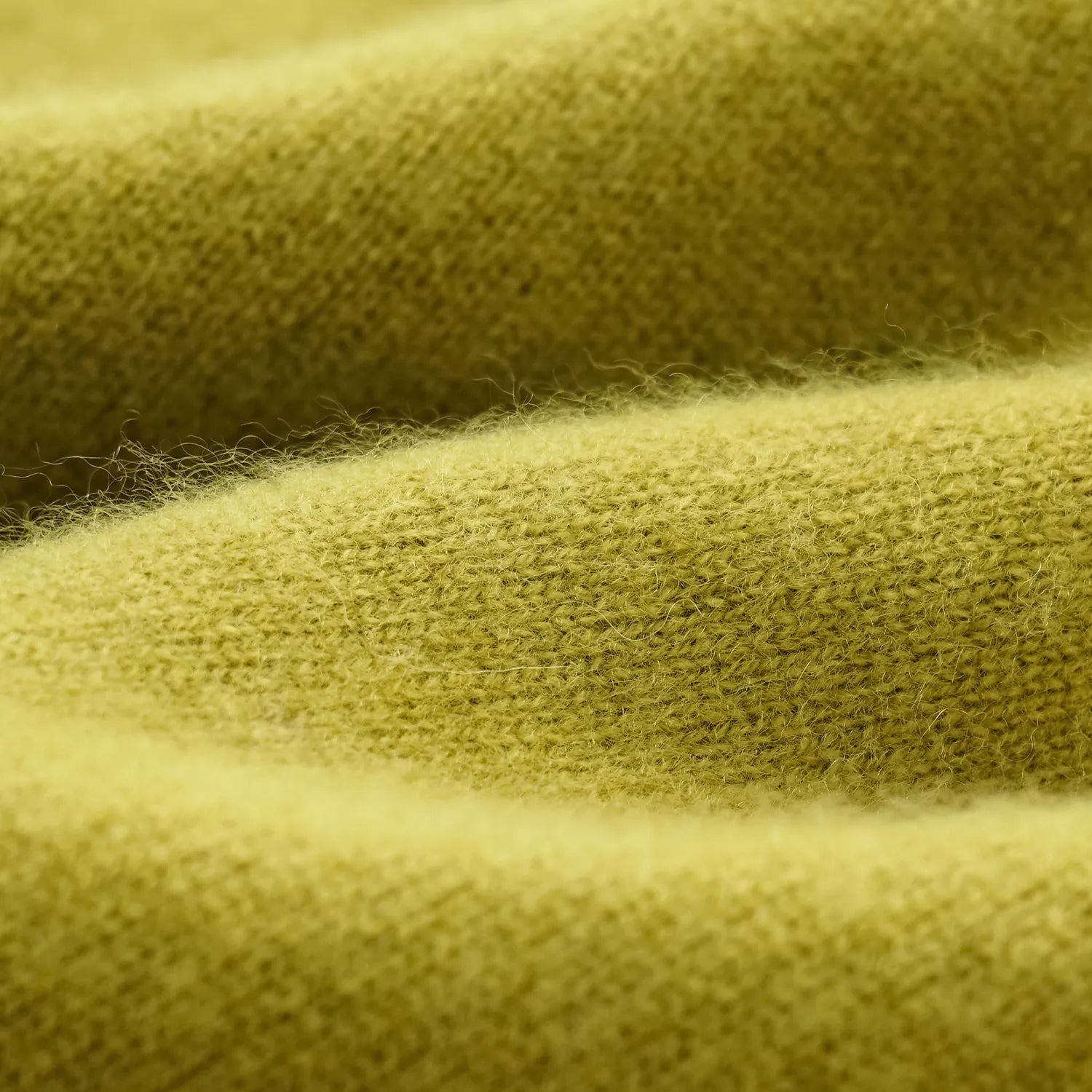 “Cash-In Collection 財“ 100% Baby Cashmere 五分袖V領上衣（Yarn by Loro Piana）— 春芽綠