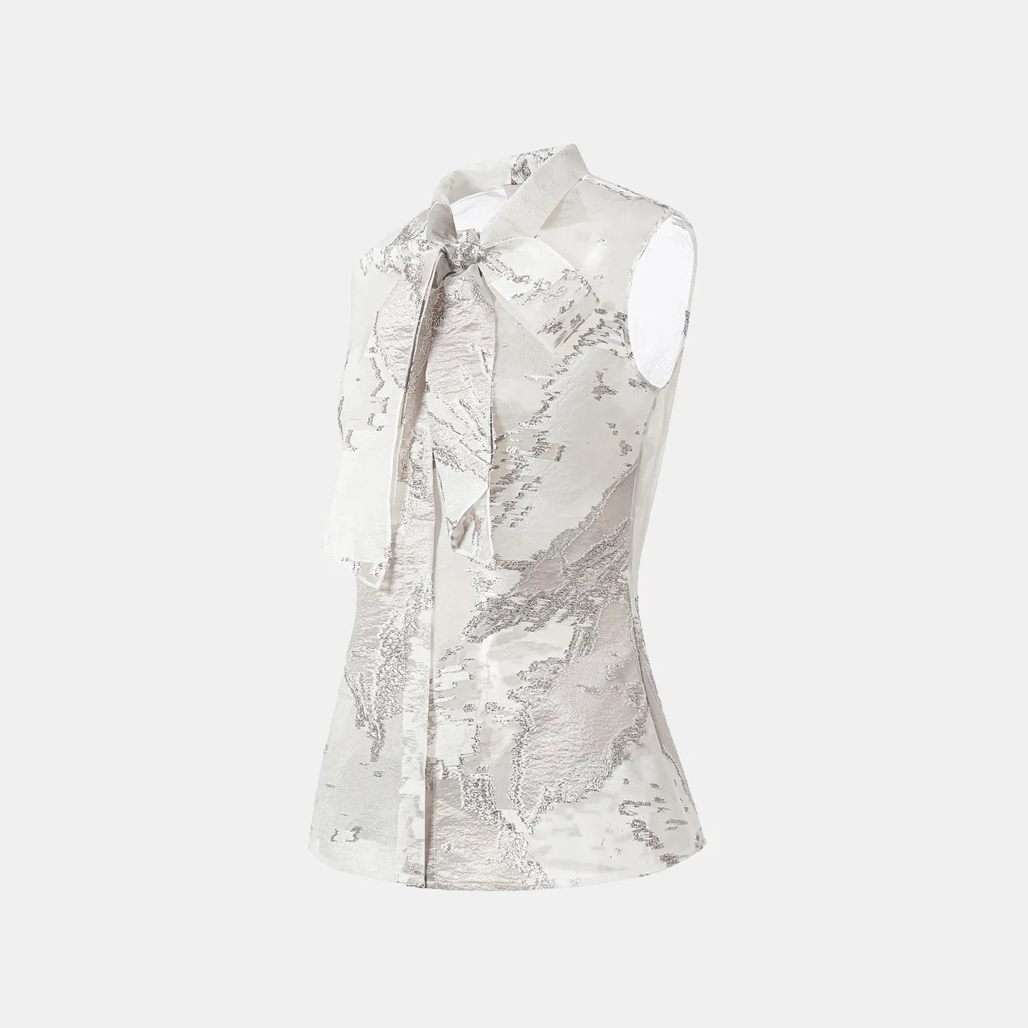 “Brunch at Ritz.” 訂製提花面料綁帶上衣