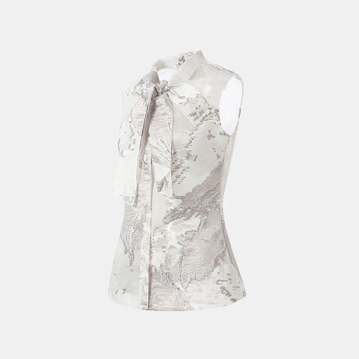 “Brunch at Ritz.” 訂製提花面料綁帶上衣