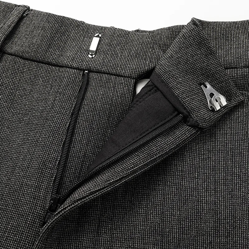 “Essential Golf Collection” 科技面料休閒九分褲— 黑