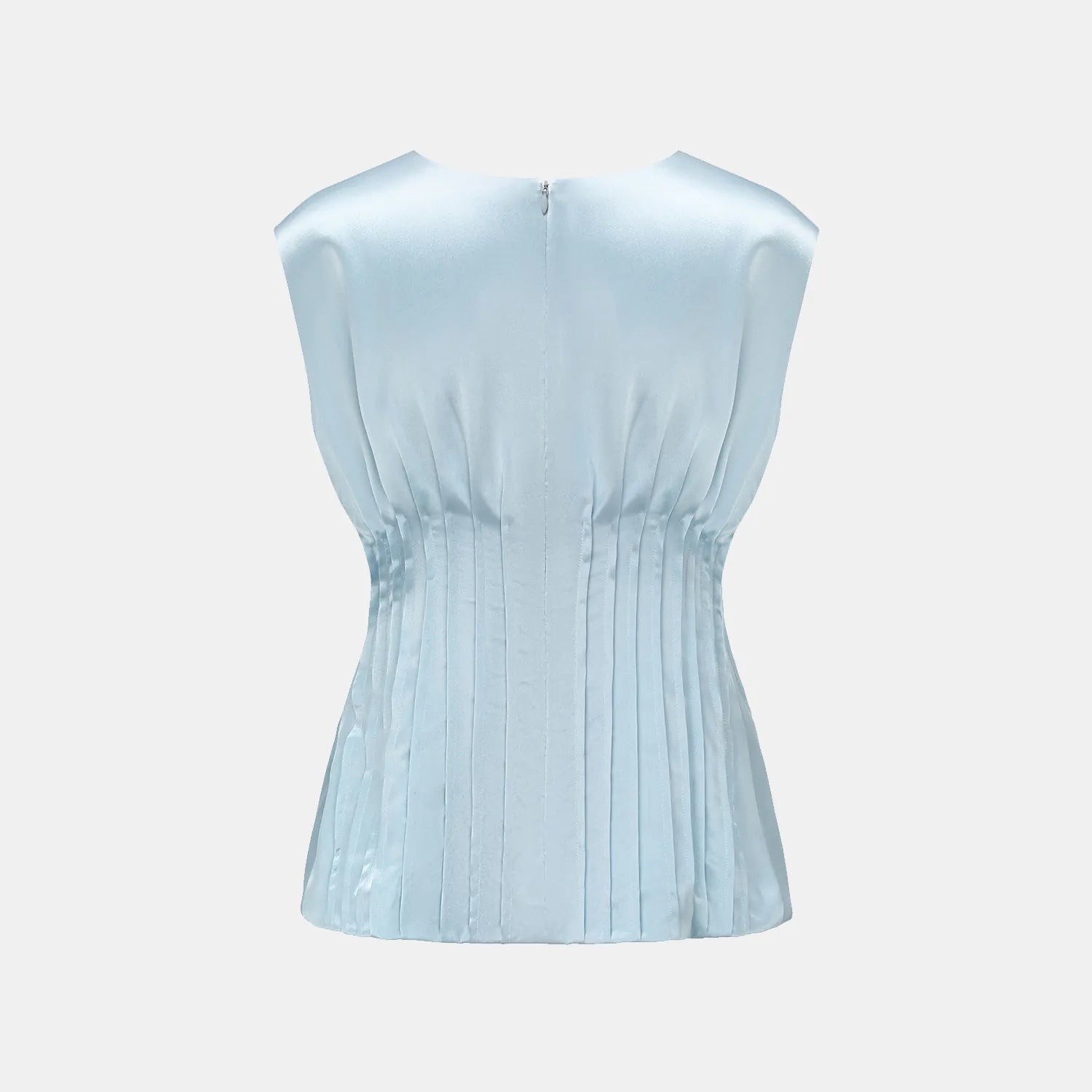 “Date night elegance. ” 100% 真絲立褶上衣— 天藍