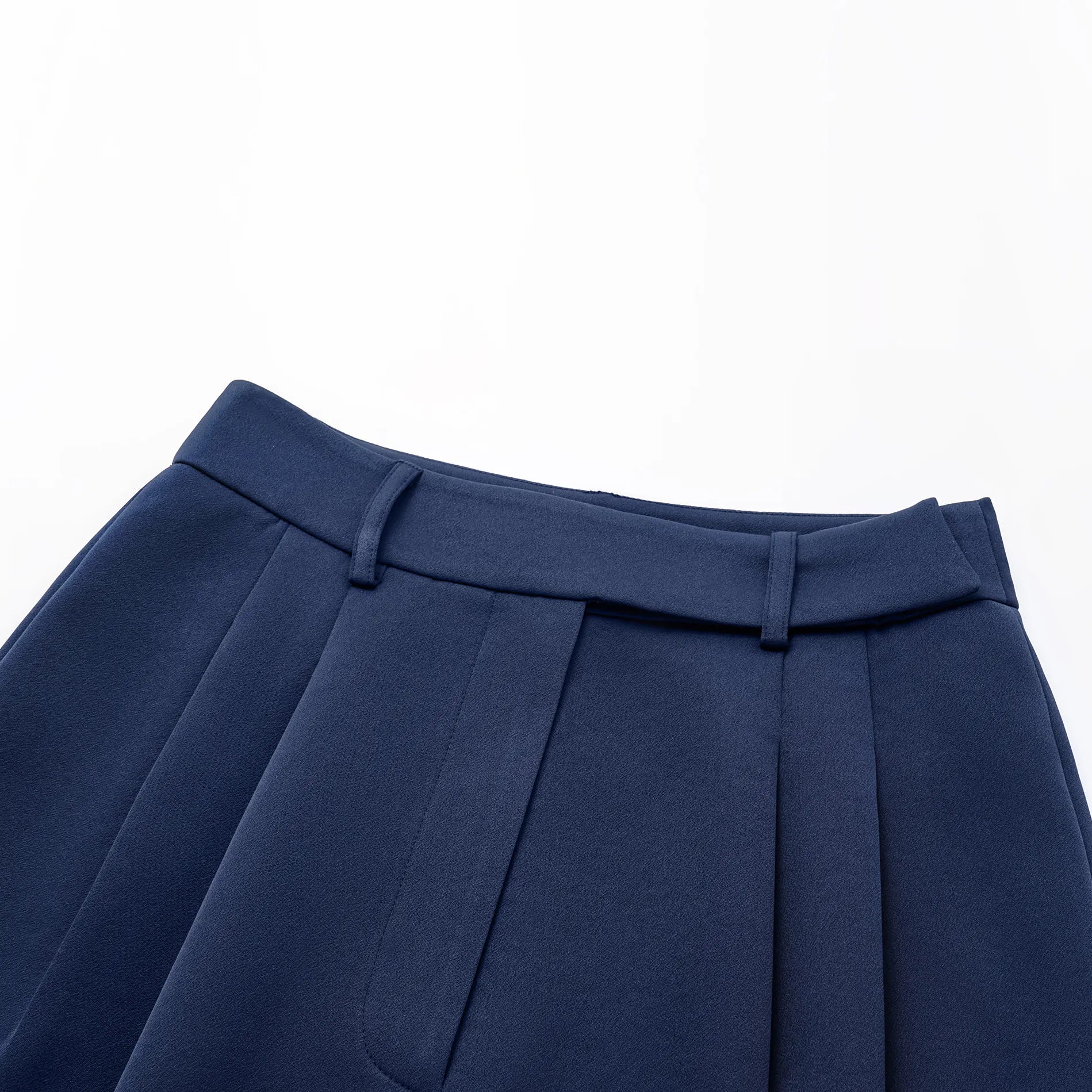 "Speak Sleek." 醋酸短褲—Indigo