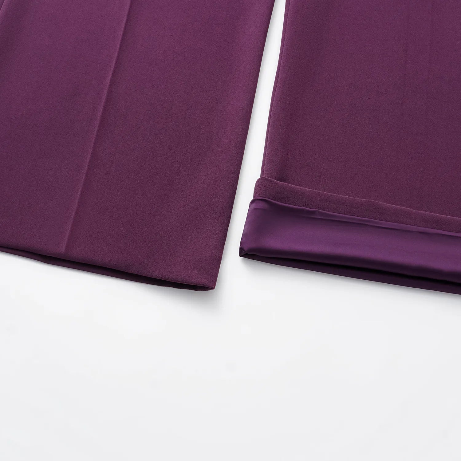 “Speak Sleek.” 抗皺肌理醋酸特殊剪裁闊腿長褲—葡萄紫