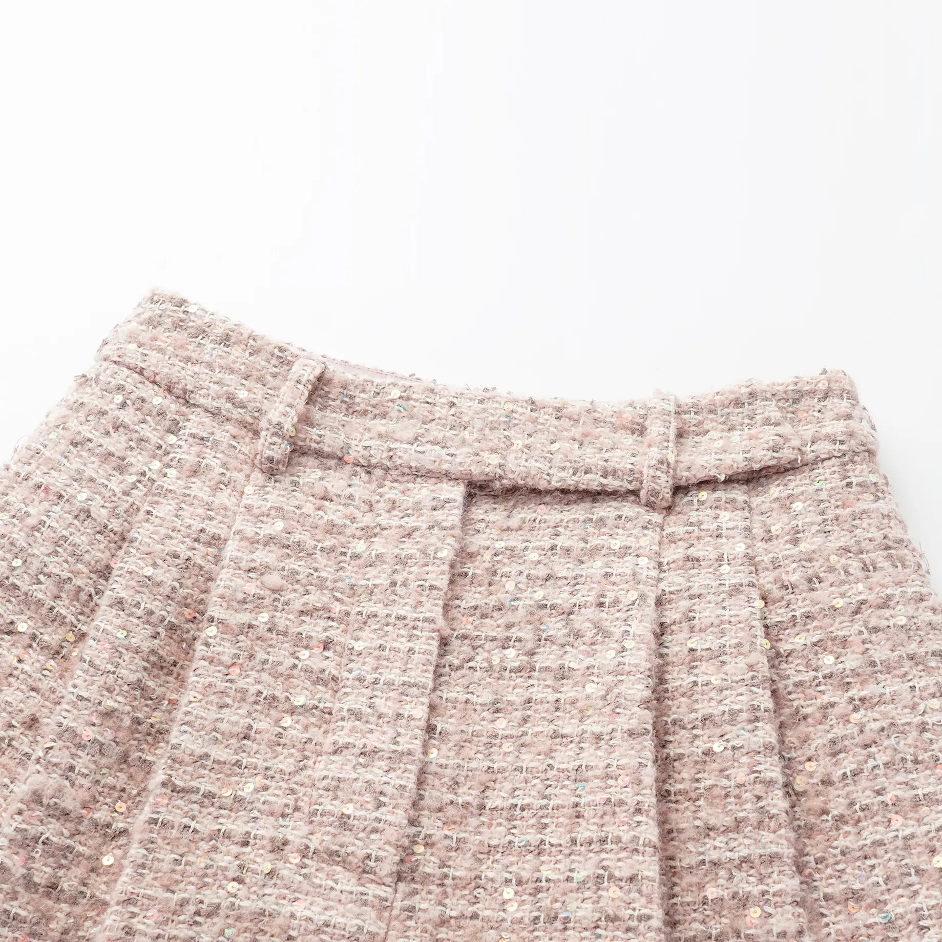 “Chelsea teatime.” Tweed shorts—Pink marshmallow 