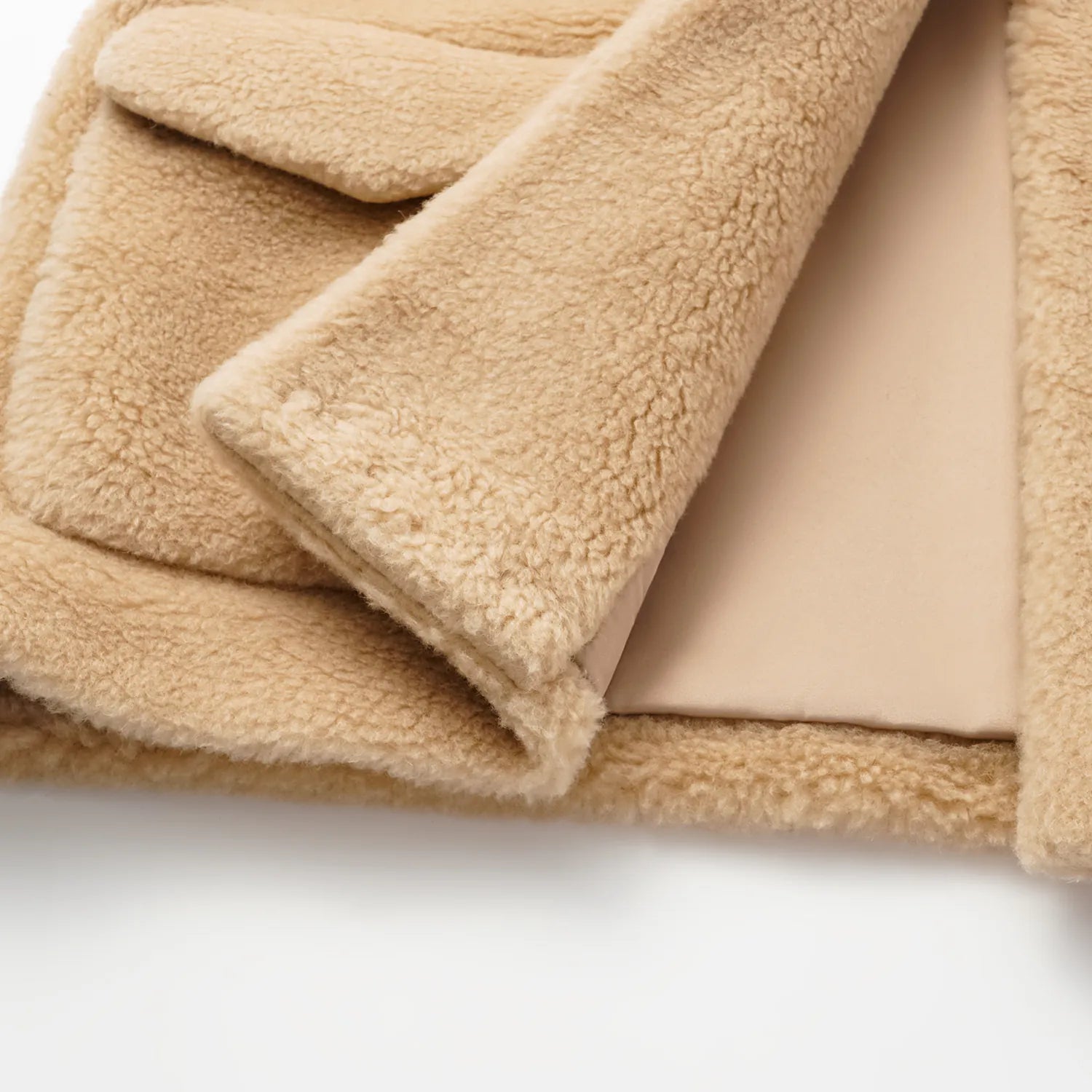 ”Tops.” 義大利頂級駝絨面料泰迪背心