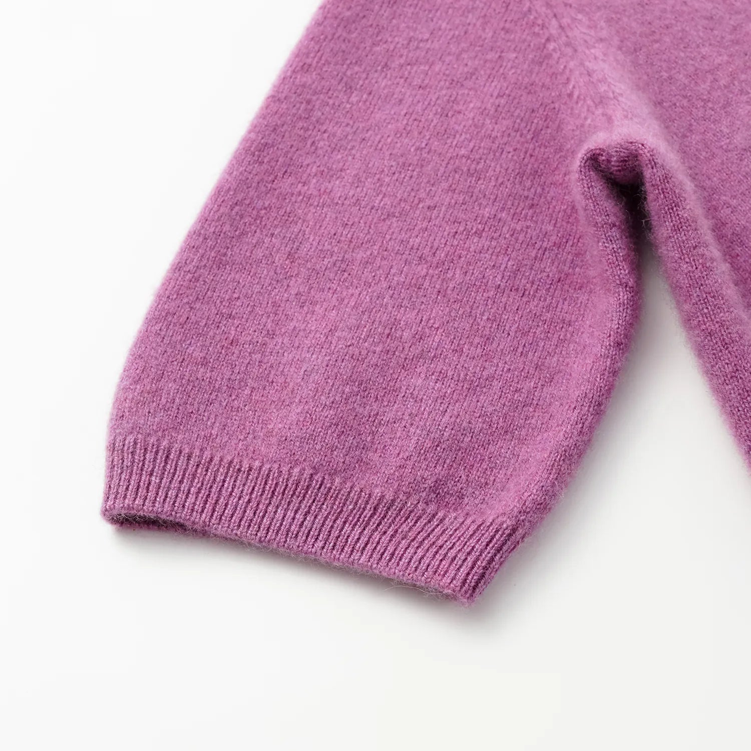 “Cash-In Collection 財“ 100% Baby Cashmere 五分袖V領上衣（Yarn by Loro Piana）— 胭脂紫