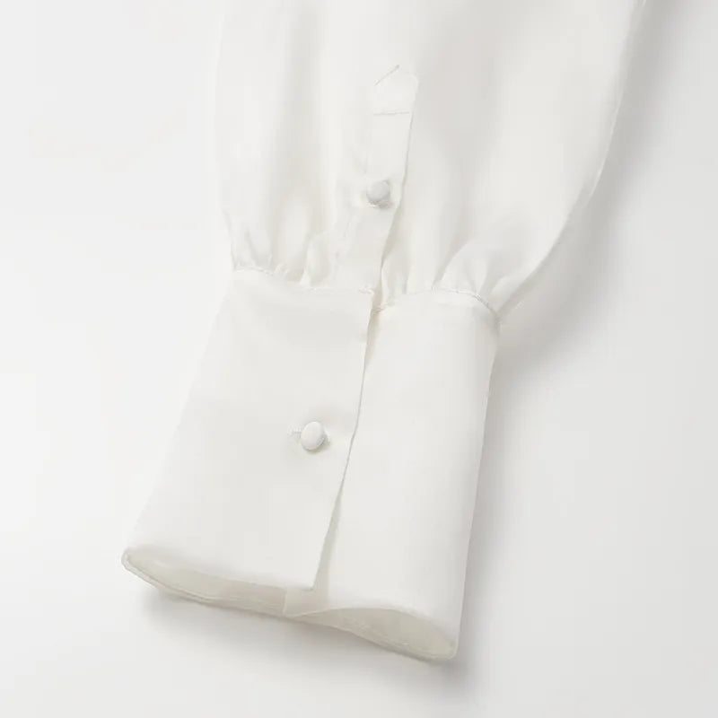 "慵倚春意" 真絲歐根緞立體剪裁國風罩衫— 杏花白