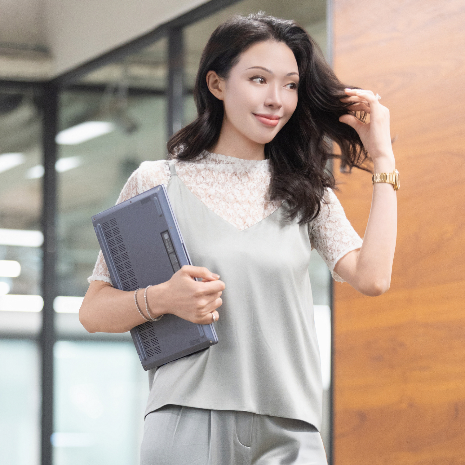 “Spring Diary”義大利真絲細肩帶背心—Verdant Silence 綠境寂靜