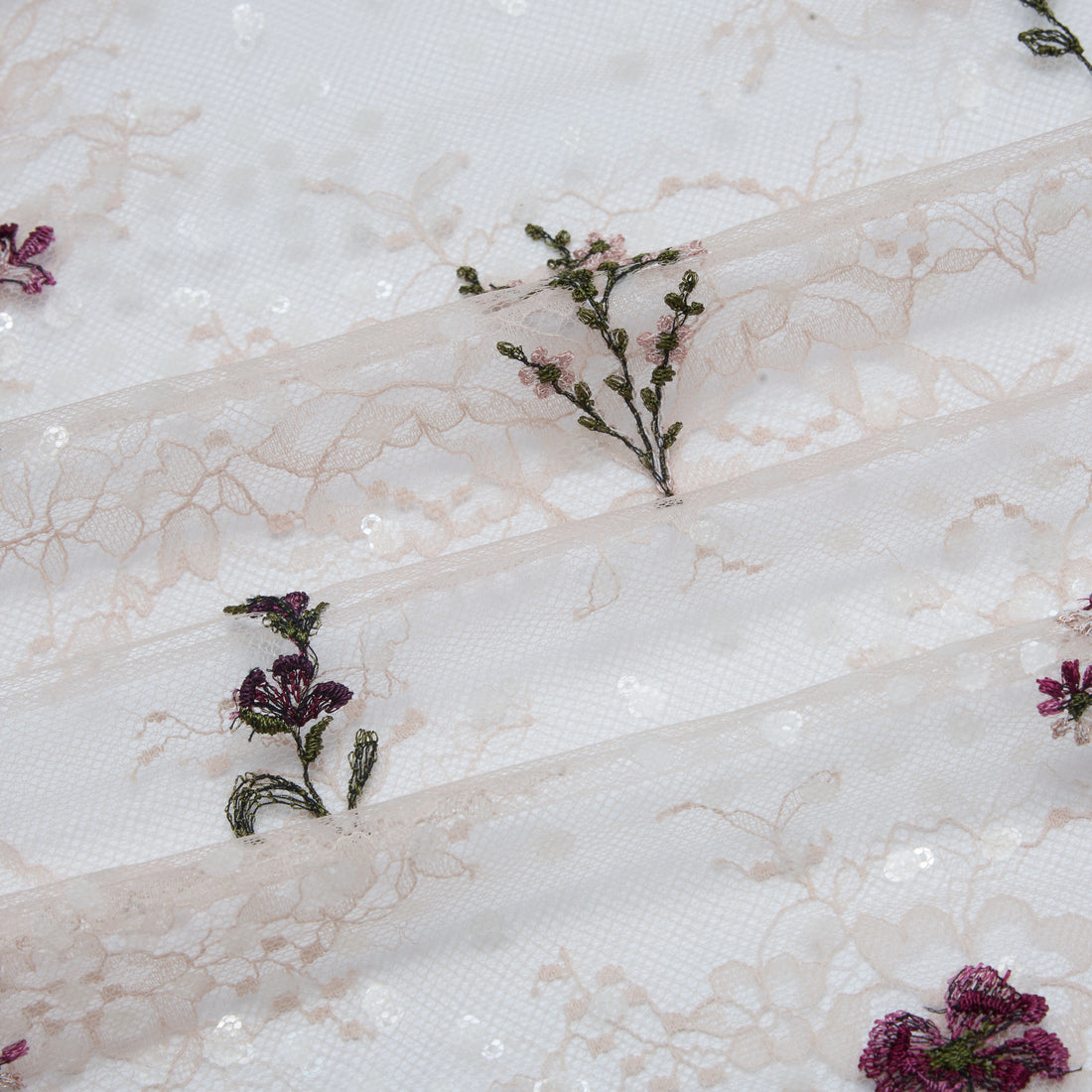 “Quiet Mastery”法國細繡織邊蕾絲輕國風短袖上衣—Floré Veil 花序微隱