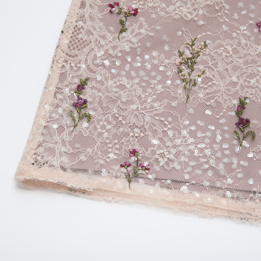 “Quiet Mastery”法國細繡織邊蕾絲細肩背心—Floré Veil 花序微隱