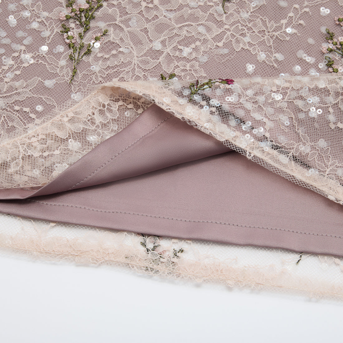 “Quiet Mastery”法國細繡織邊蕾絲細肩背心—Floré Veil 花序微隱