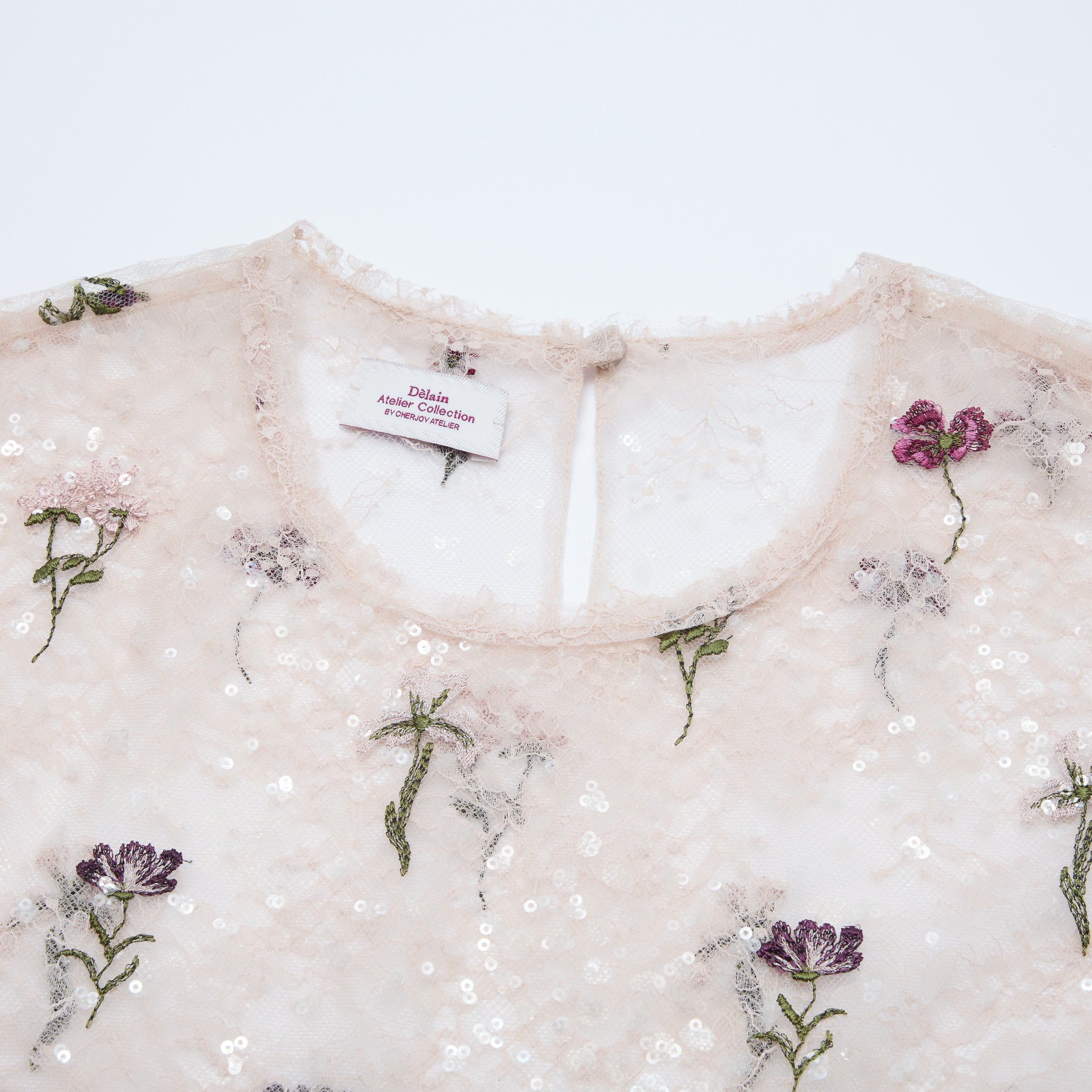 “Quiet Mastery”法國細繡織邊蕾絲上衣—Floré Veil 花序微隱