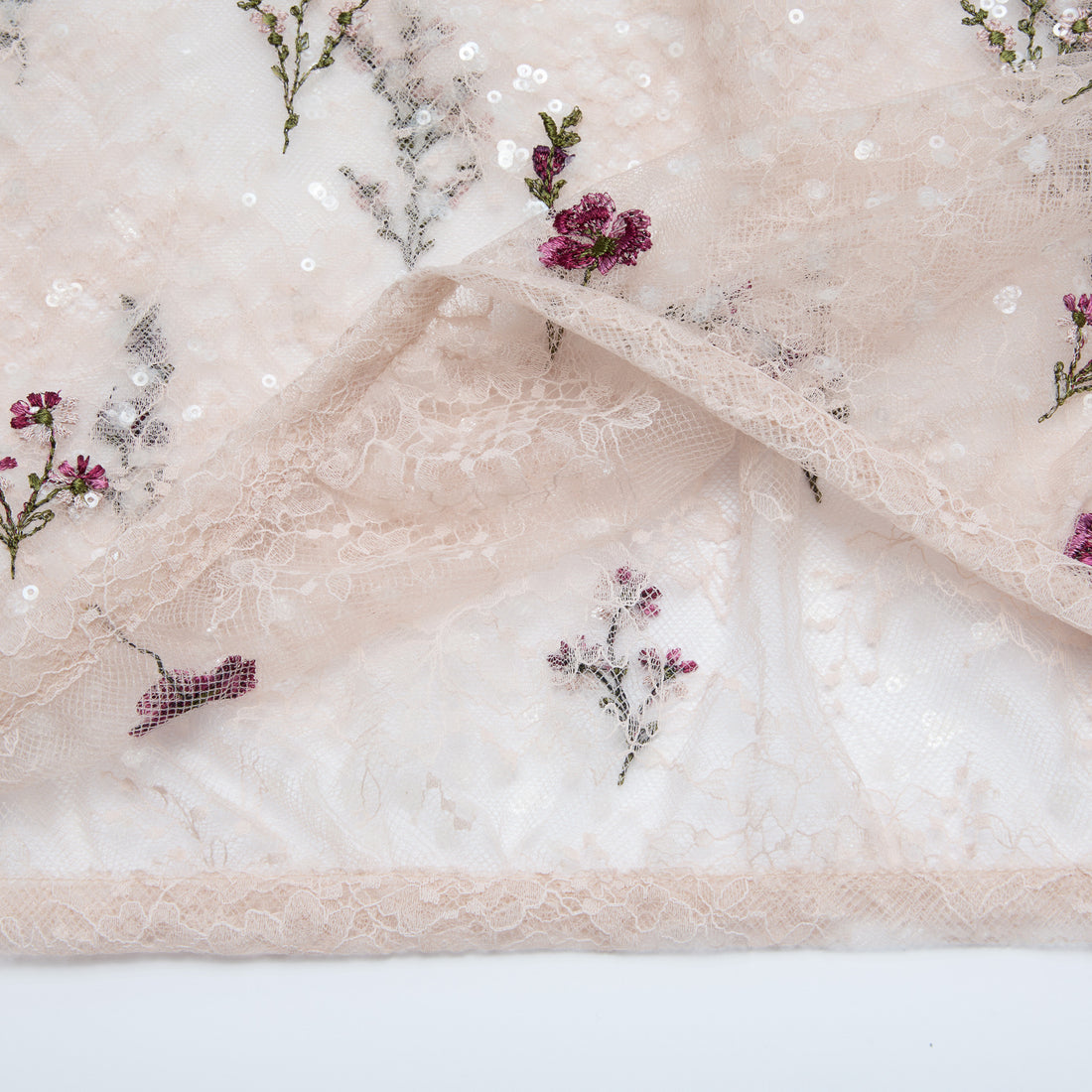 “Quiet Mastery”法國細繡織邊蕾絲上衣—Floré Veil 花序微隱