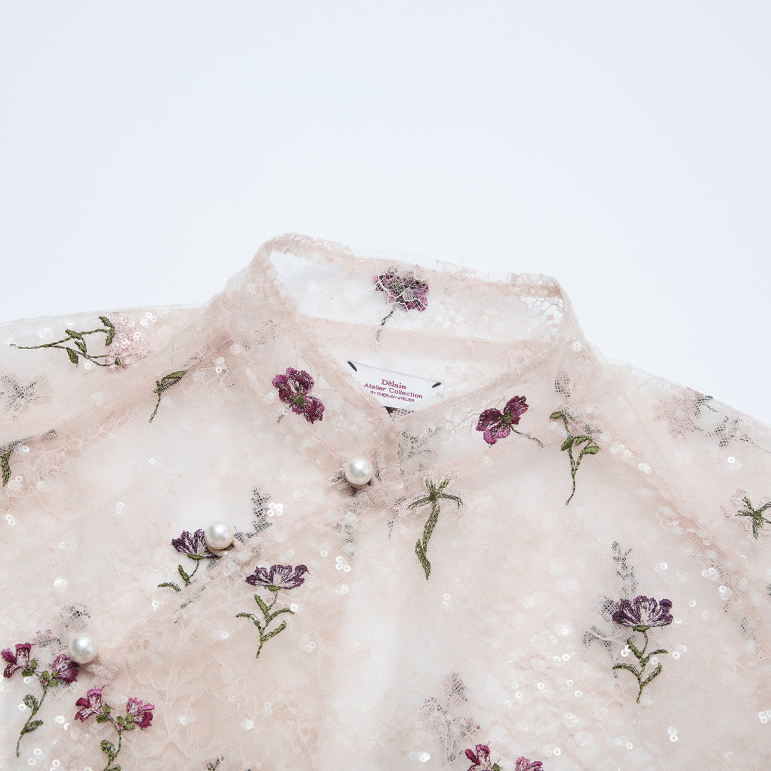 “Quiet Mastery”法國細繡織邊蕾絲輕國風短袖上衣—Floré Veil 花序微隱