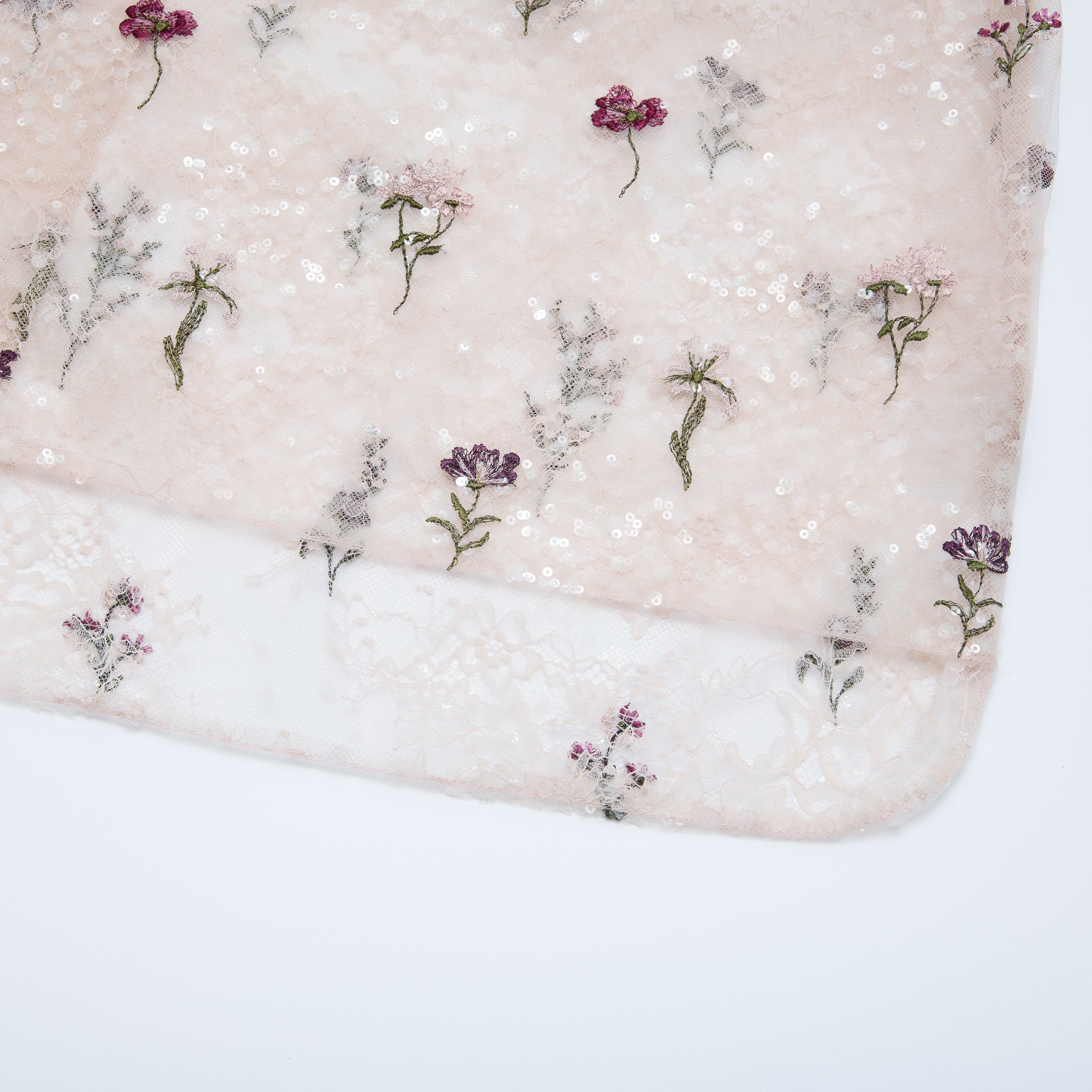 “Quiet Mastery”法國細繡織邊蕾絲輕國風短袖上衣—Floré Veil 花序微隱