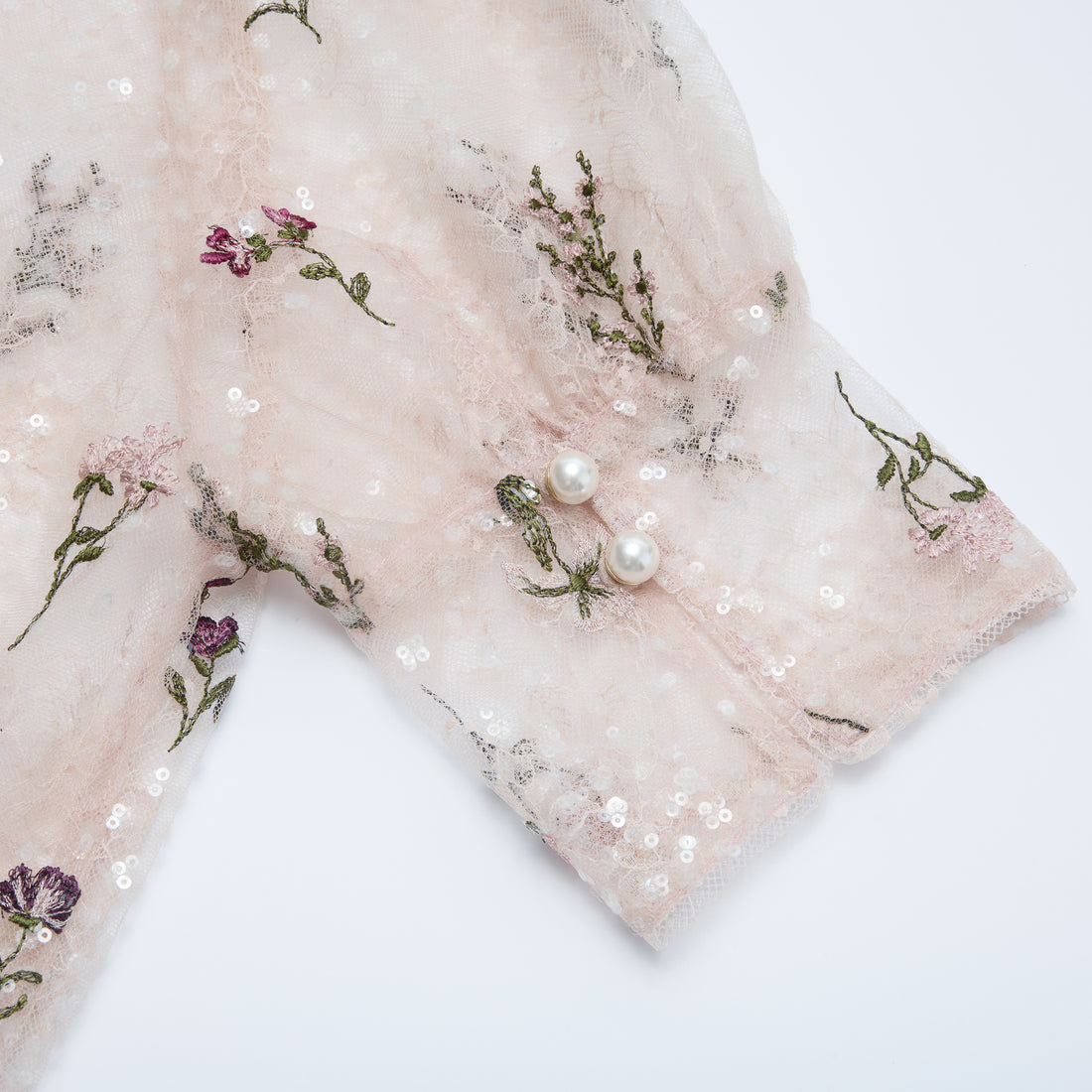 “Quiet Mastery”法國細繡織邊蕾絲輕國風短袖上衣—Floré Veil 花序微隱