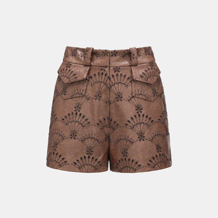 “Rustic Romance"法國純素皮革刻鏤花蕾絲工藝短褲—Windlit Field風映曠野