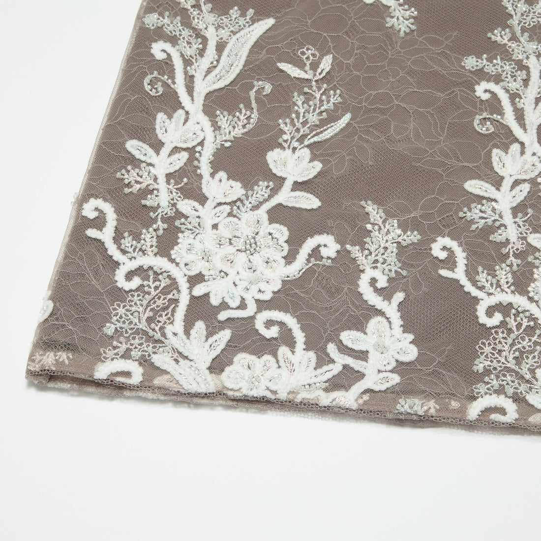 "Imperial Garden Teatime"珠繡香緹蕾絲細肩背心—Mist Bloom 霧綻花影