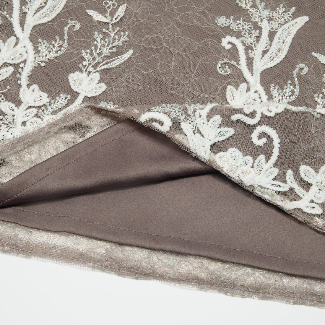 "Imperial Garden Teatime"珠繡香緹蕾絲細肩背心—Mist Bloom 霧綻花影