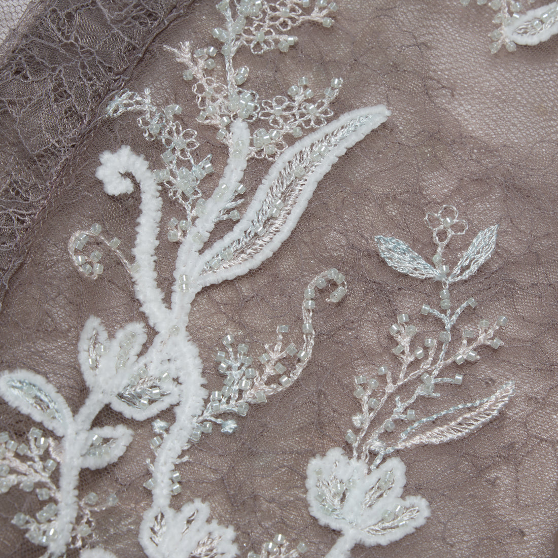 "Imperial Garden Teatime"珠繡香緹蕾絲開衫—Mist Bloom 霧綻花影