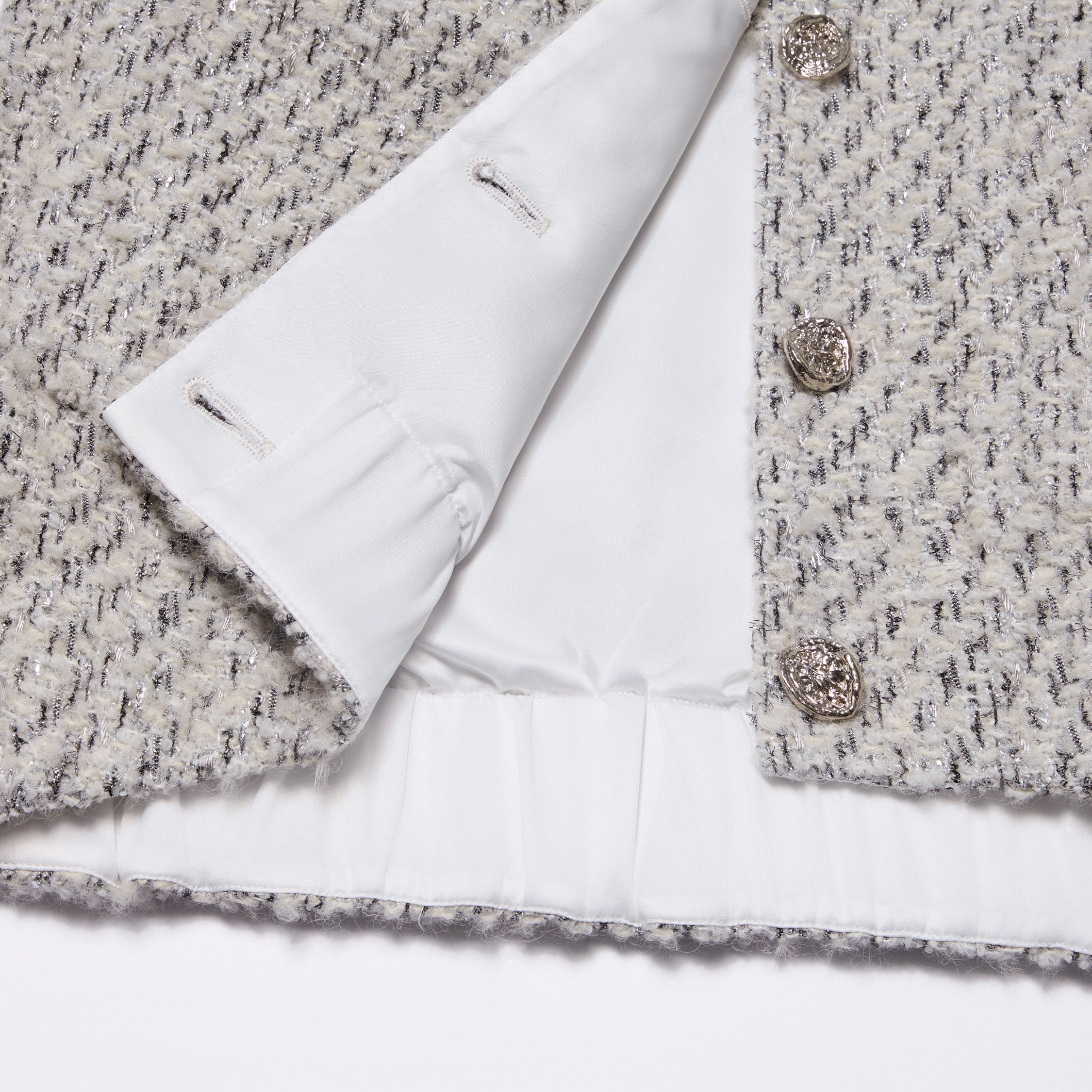 “Sloane Ave."法國高級訂製蓬圈銀織花呢Oversized背心—Silver Mist輕雪銀花