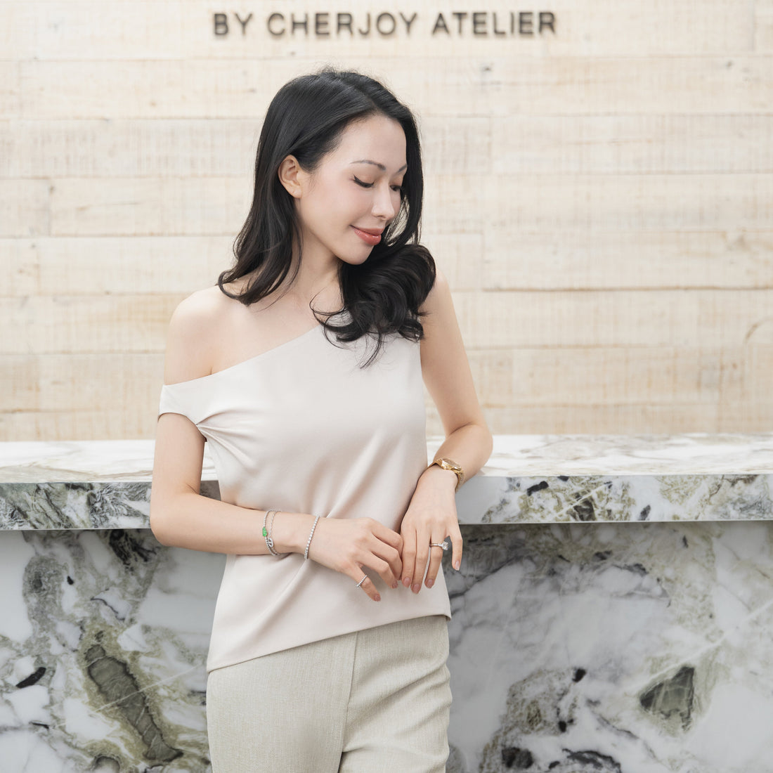 “Mayfair Datenight"日本Soalon三醋酸緞光垂墜斜肩上衣—Ballet Blush 芭蕾柔暈