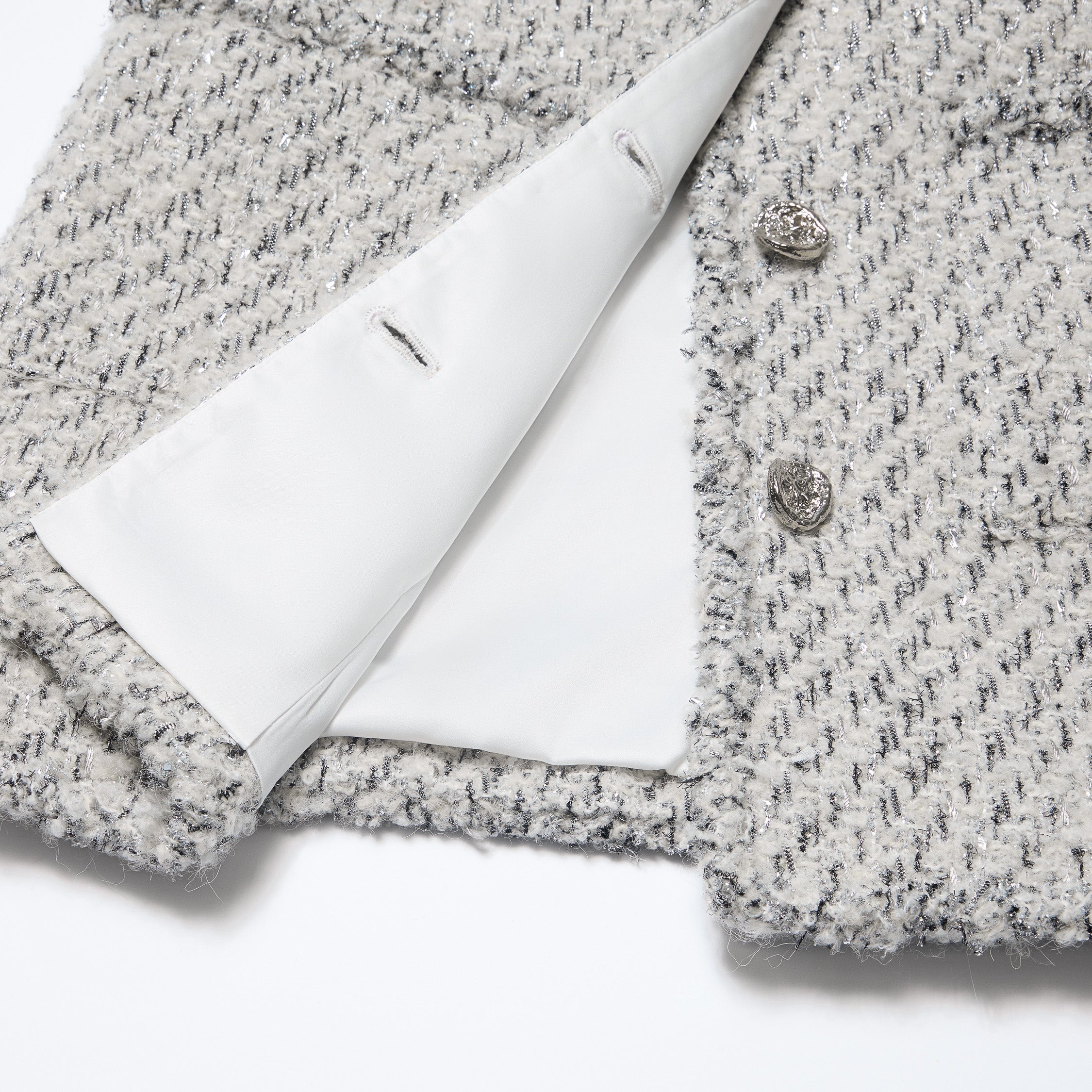 “Sloane Ave."法國高級訂製蓬圈銀織經典No.5花呢外套—Silver Mist輕雪銀花