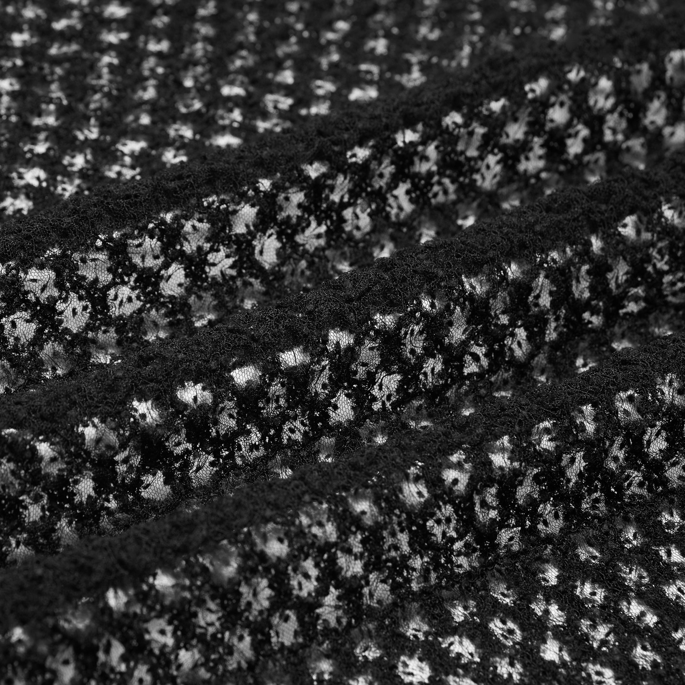 “Quiet Mastery.”法國立織絨圈點花工藝蕾絲上衣—Floral Nocturne詩花夜曲