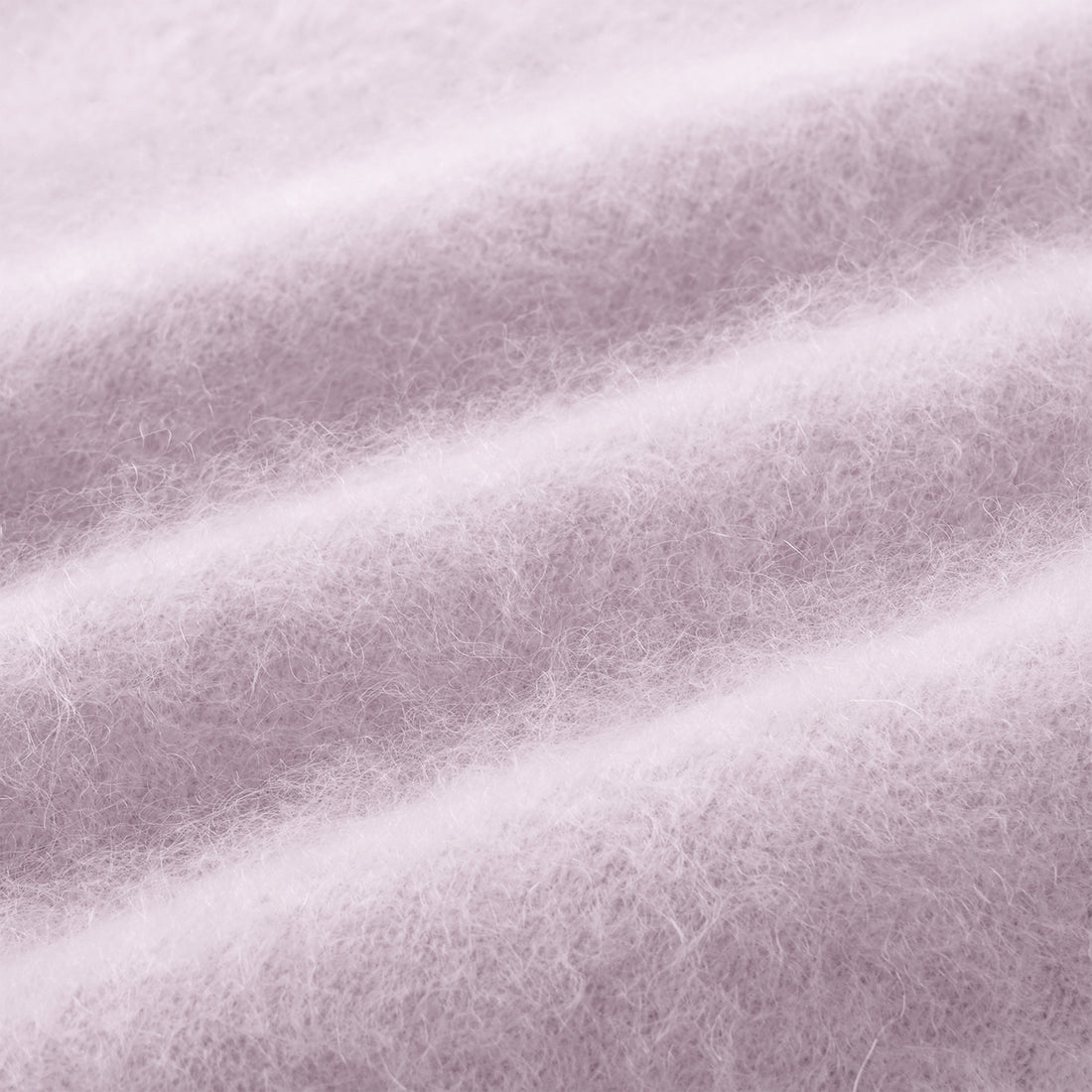 “一襲柔光 A Soft Halo • 柔霧薰紫 Soft Lavender” 100% Cashmere 極細絨柔梳纖工藝立領五分袖上衣
