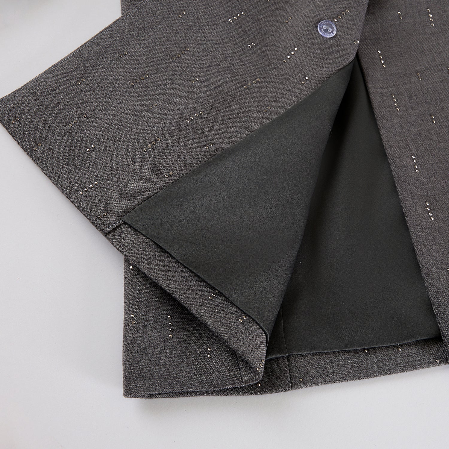 "Speak Sleek." 義大利手工鑽飾工藝西裝外套—Silverfall Grace銀光漫落