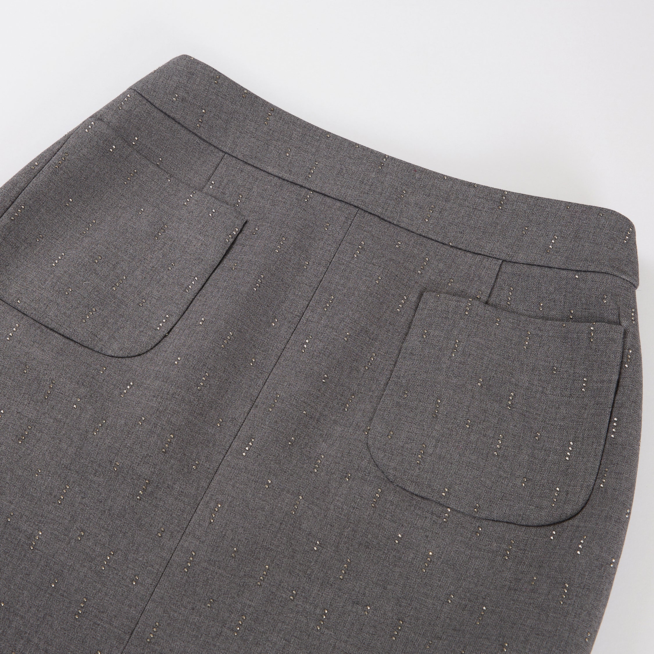 "Speak Sleek." 義大利手工鑽飾工藝鉛筆裙—Silverfall Grace銀光漫落