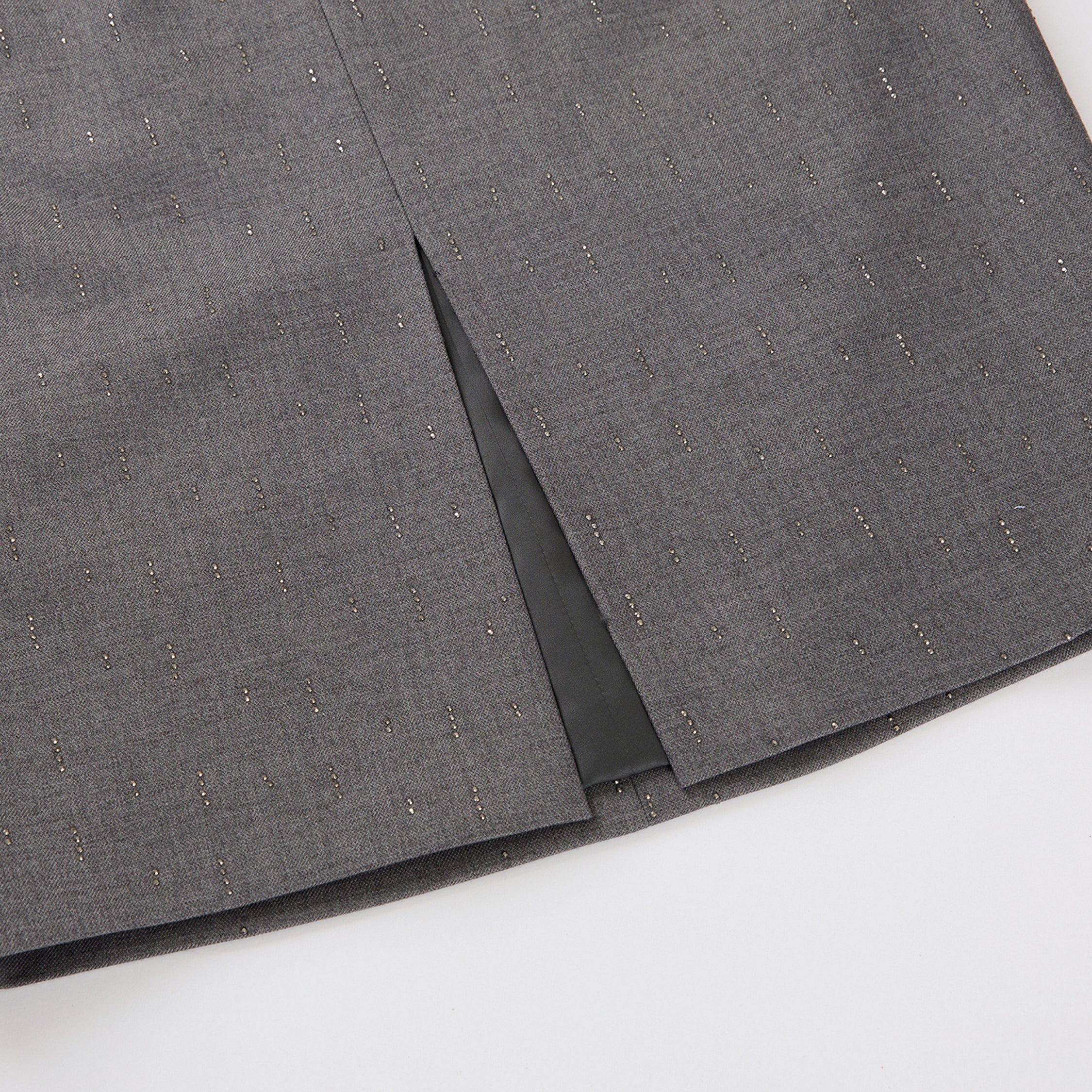 "Speak Sleek." 義大利手工鑽飾工藝鉛筆裙—Silverfall Grace銀光漫落