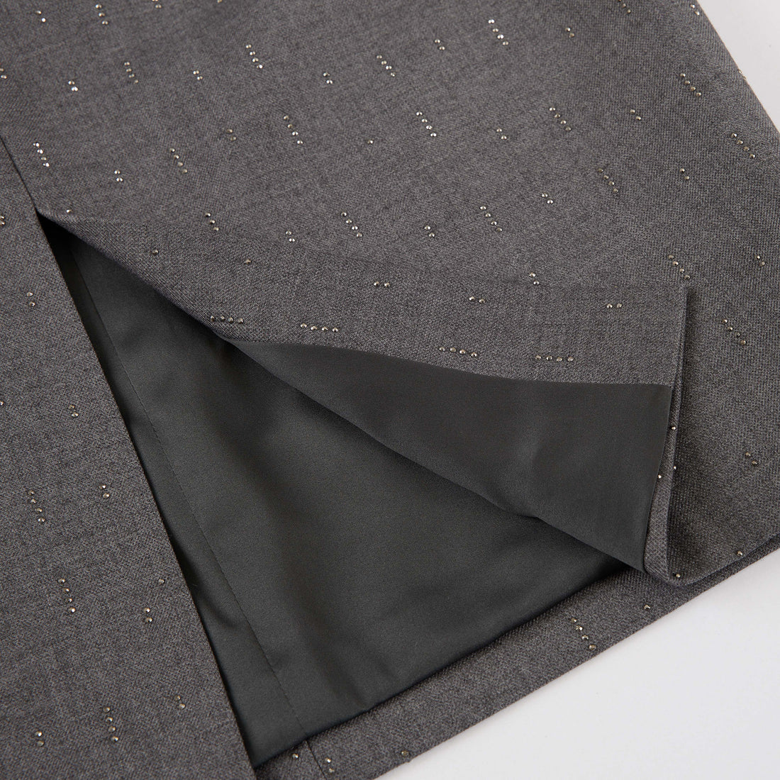 "Speak Sleek." 義大利手工鑽飾工藝鉛筆裙—Silverfall Grace銀光漫落