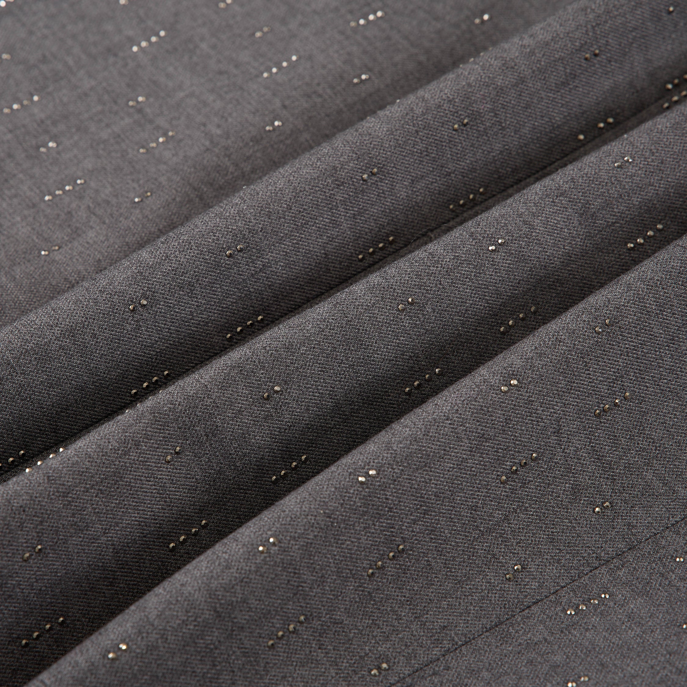 "Speak Sleek." 義大利手工鑽飾工藝鉛筆裙—Silverfall Grace銀光漫落