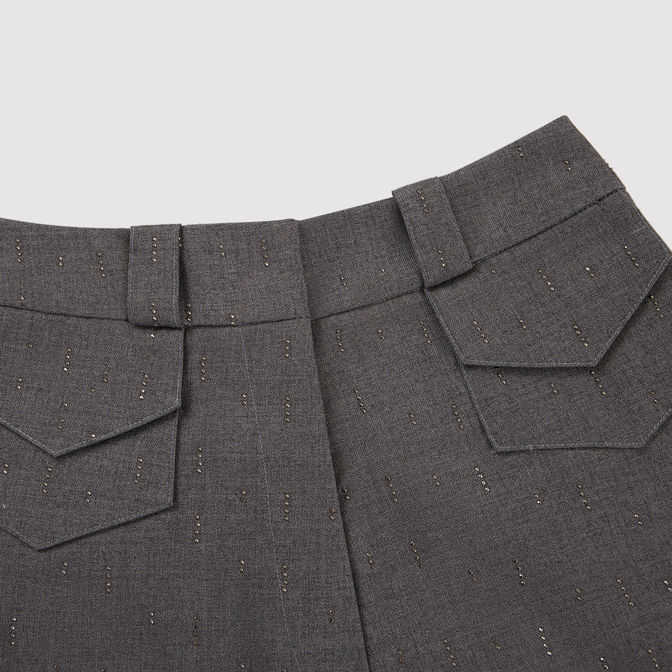 "Speak Sleek." 義大利手工鑽飾工藝短褲—Silverfall Grace銀光漫落