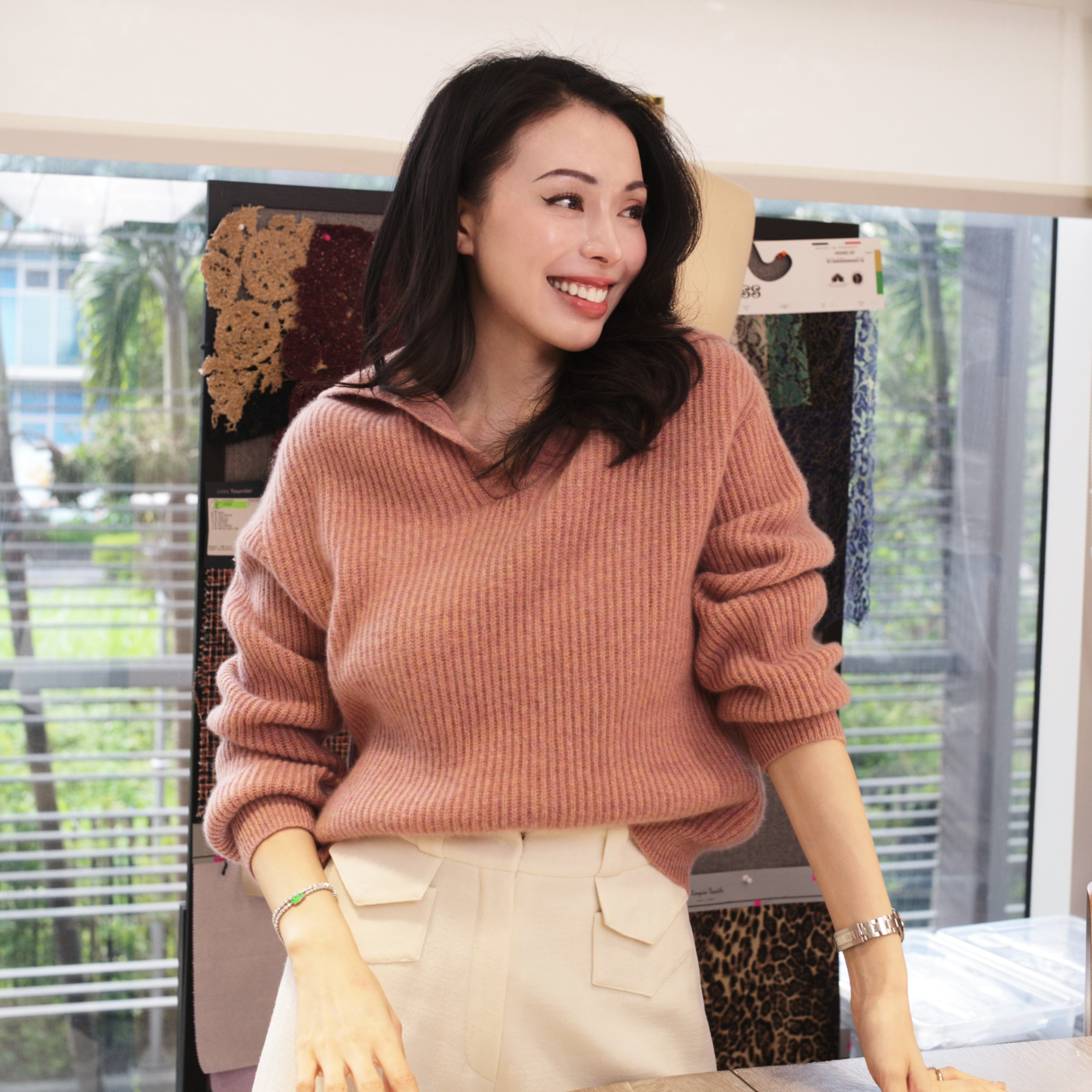 "Winter Diary" 100% Cashmere 粗針大翻領上衣（Yarn by Loro Piana)—Rosewood Blush絨粉玫瑰