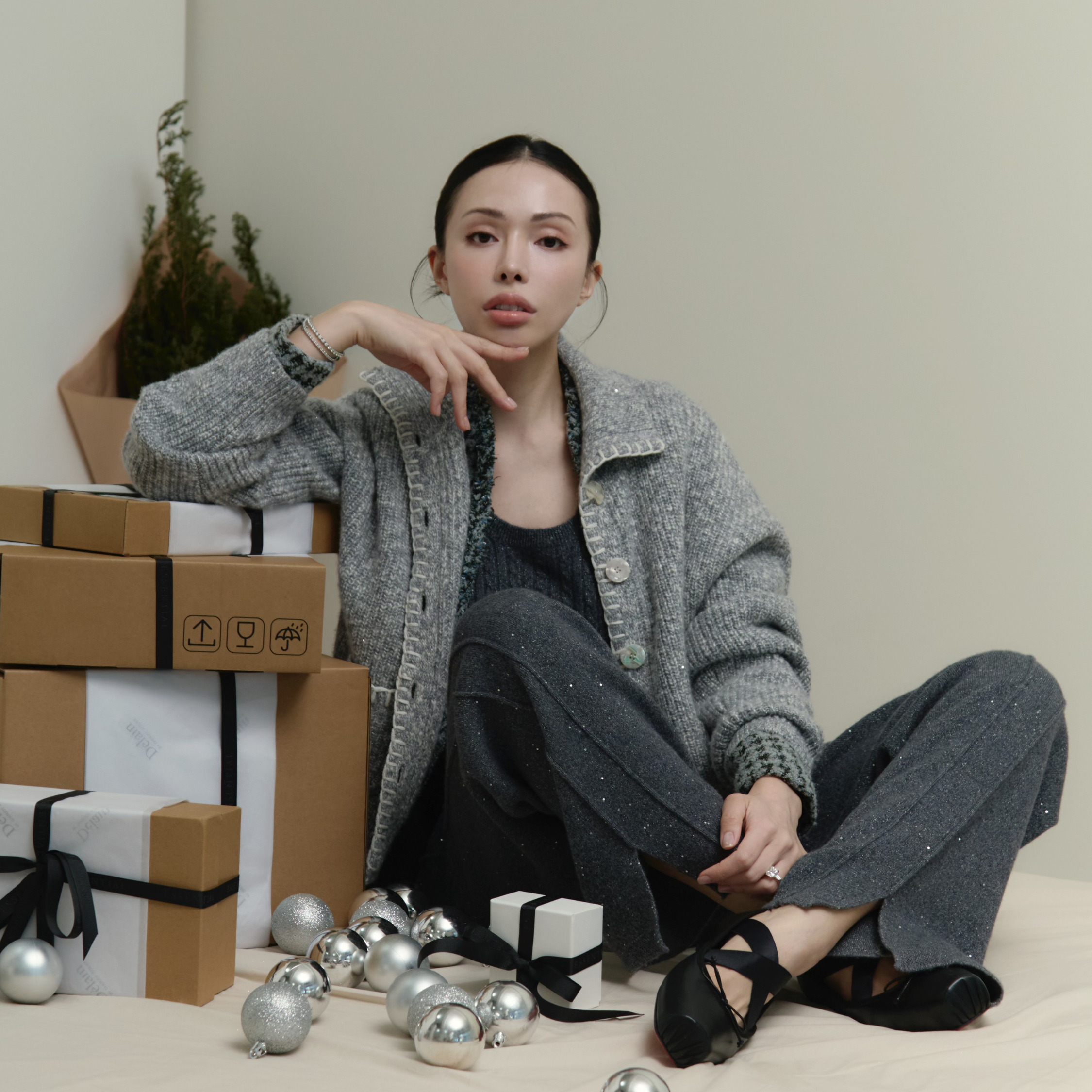 “Winter Diary” 100%Cashmere 浮雕緞繡星點長版針織長褲—Cedar Smoke雪松煙衫