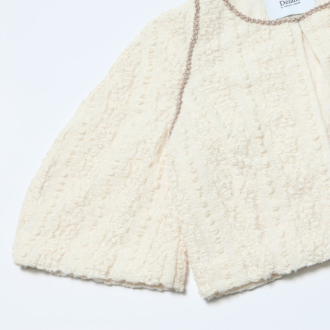 "Quiet Mastery."義大利立體點花勾織星點蕾絲五分袖短版外套—Velvet Moon暖月低語