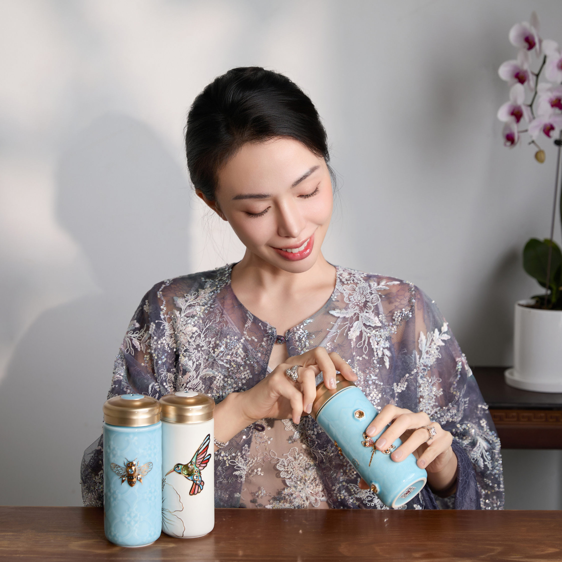 乾唐軒 吉星蜂鳥彩金水晶隨身杯 ─ 白彩金