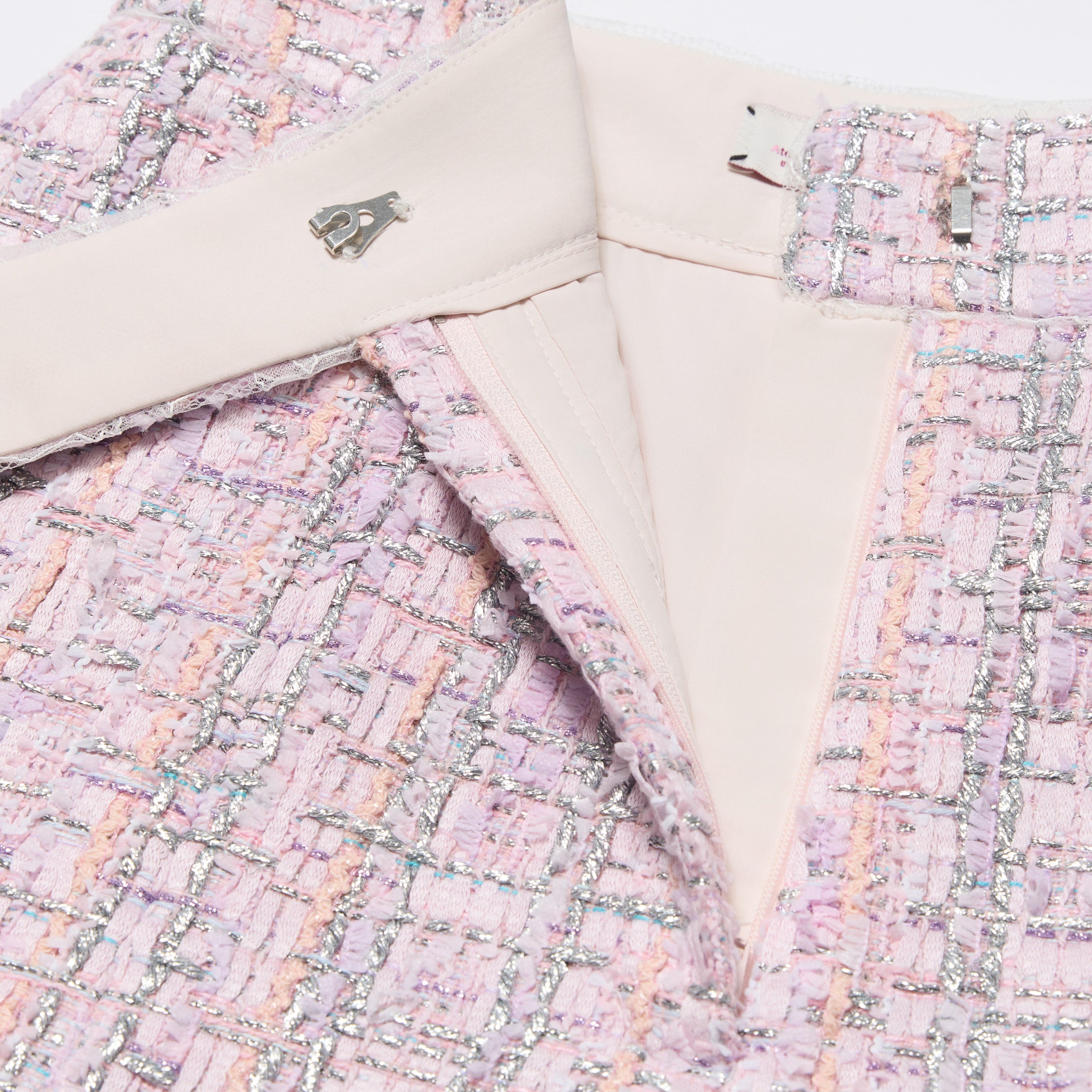 “Brunch at Ritz”法國羽紗彩線銀織花呢短褲—Rosé Lumière 瑰光曉曦