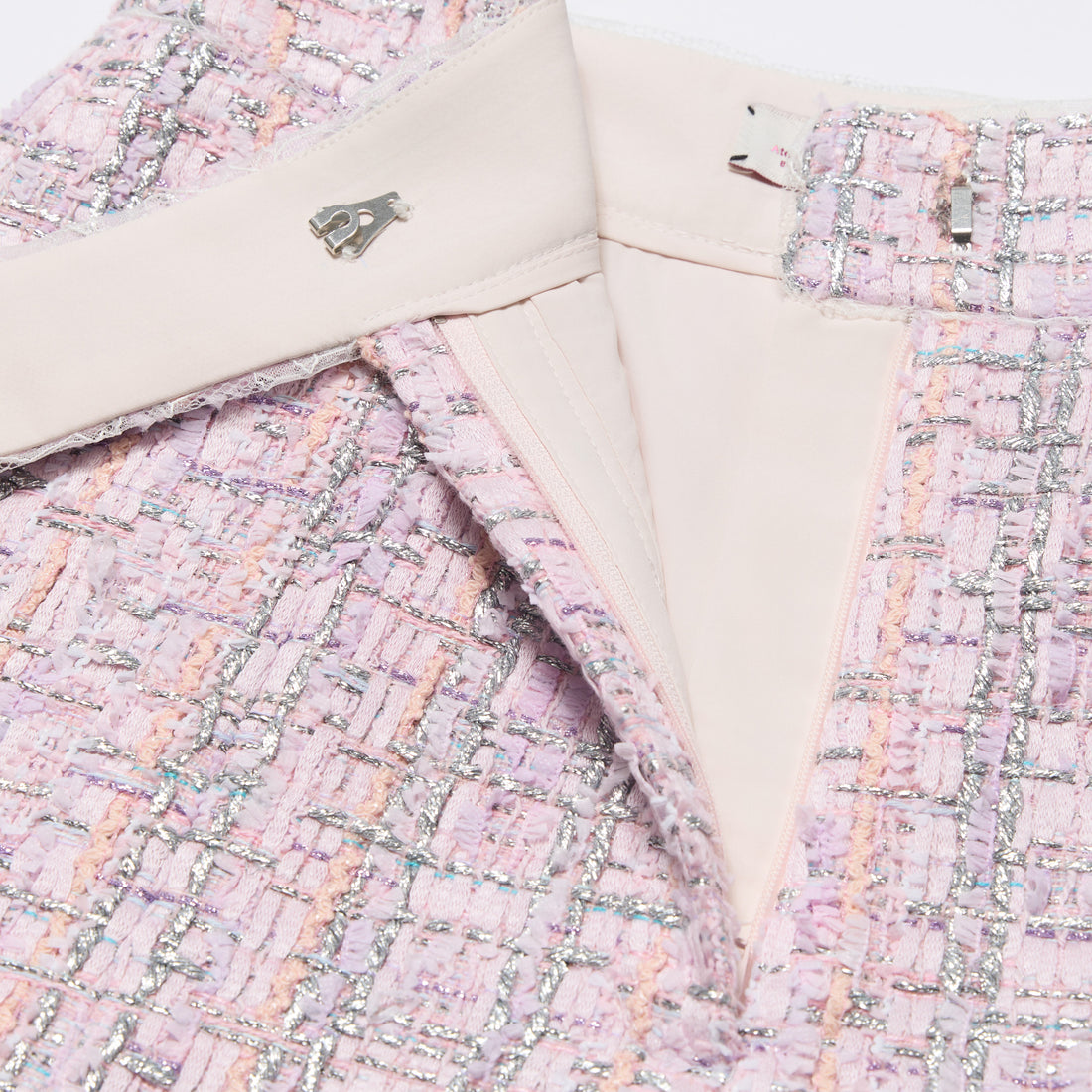 “Brunch at Ritz”法國羽紗彩線銀織花呢短褲—Rosé Lumière 瑰光曉曦