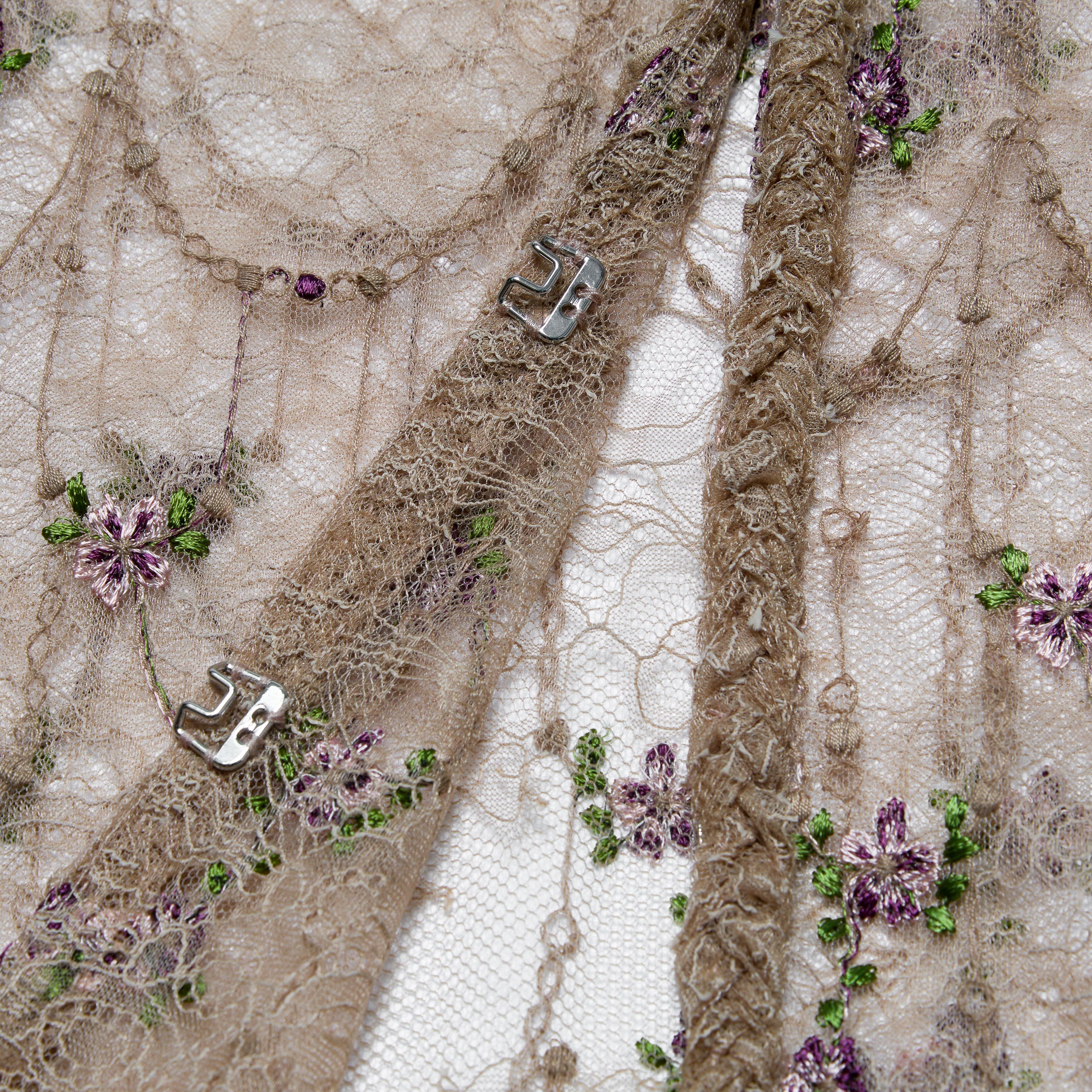 “Quiet Mastery”法國細繡織邊蕾絲開衫—Floré Chain花語藏盒