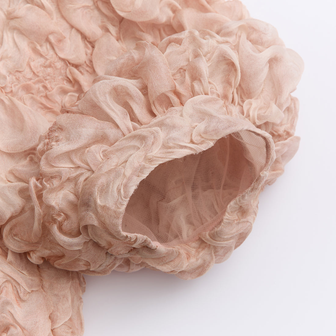 “Gallery Hours ” 義大利真絲立體藝術面料上衣—Rose Dew胭花玫瑰