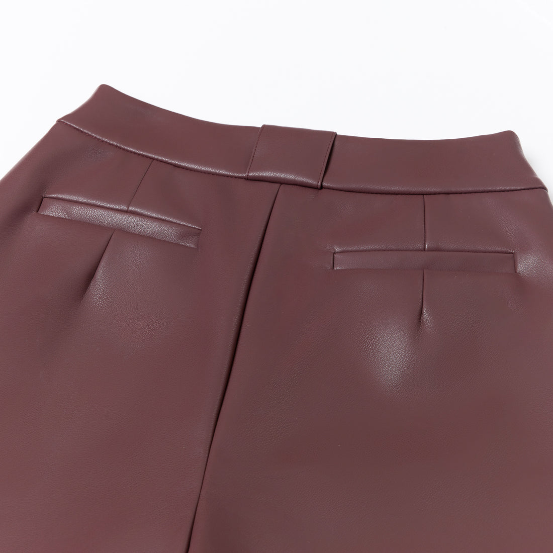 “Easy-go Chic” 純素皮精裁切皮工藝短褲—Rum Raisin 微醺朗姆