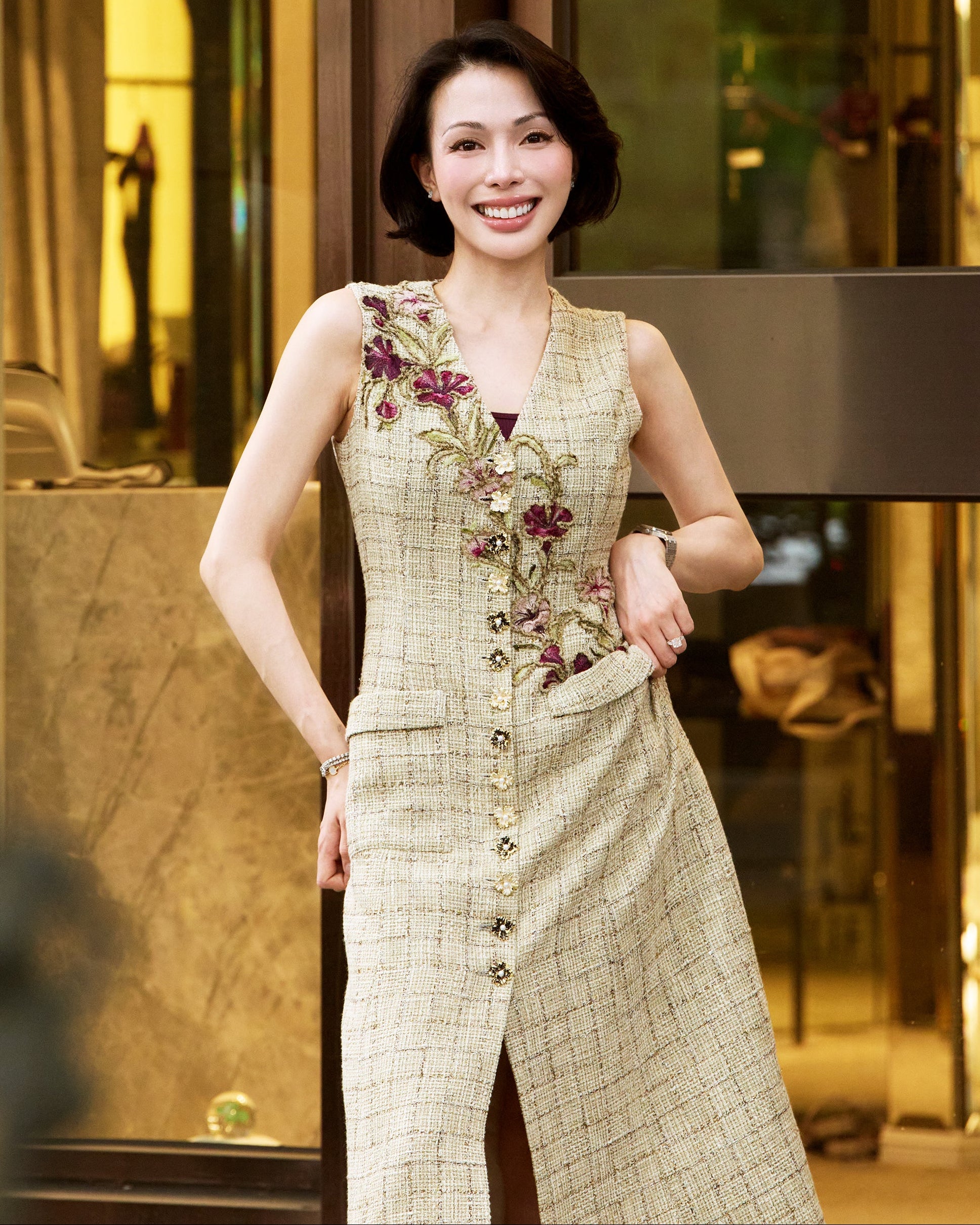 “Chelsea Citywalk”義大利花呢拼接法國蕾絲刺繡長款背心洋裝—Rosewood 莓紅木香